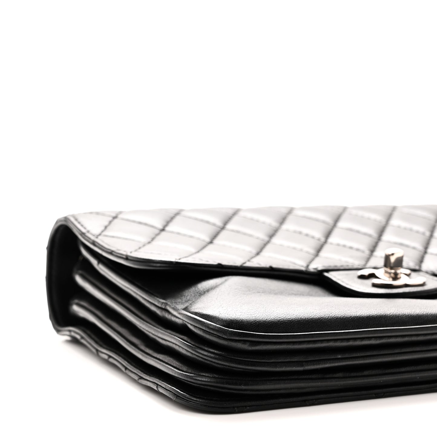 Calfskin Medium Clam's Pocket Flap Black