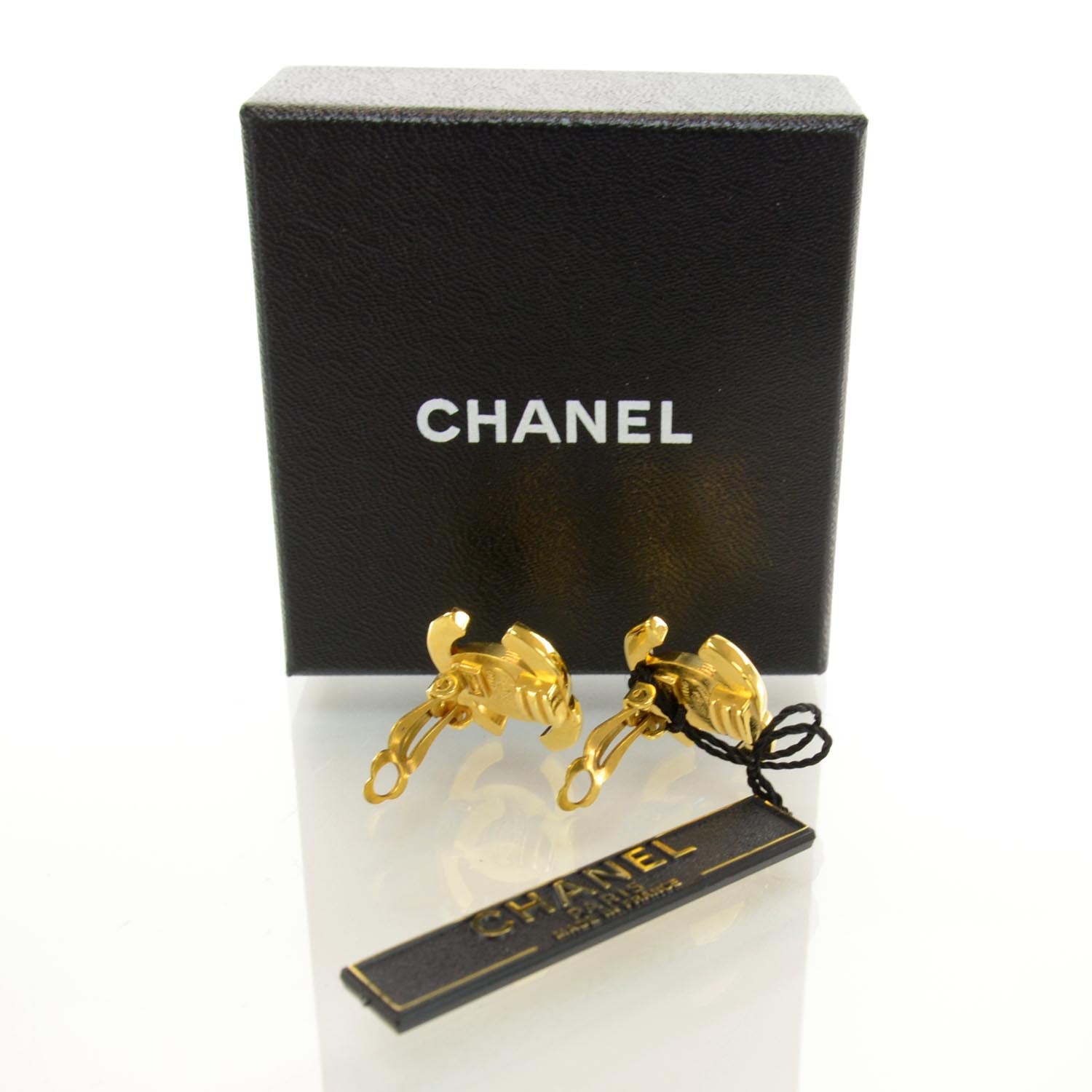 Chanel Metal CC Turnlock Clip On Earrings Gold 2 of 3