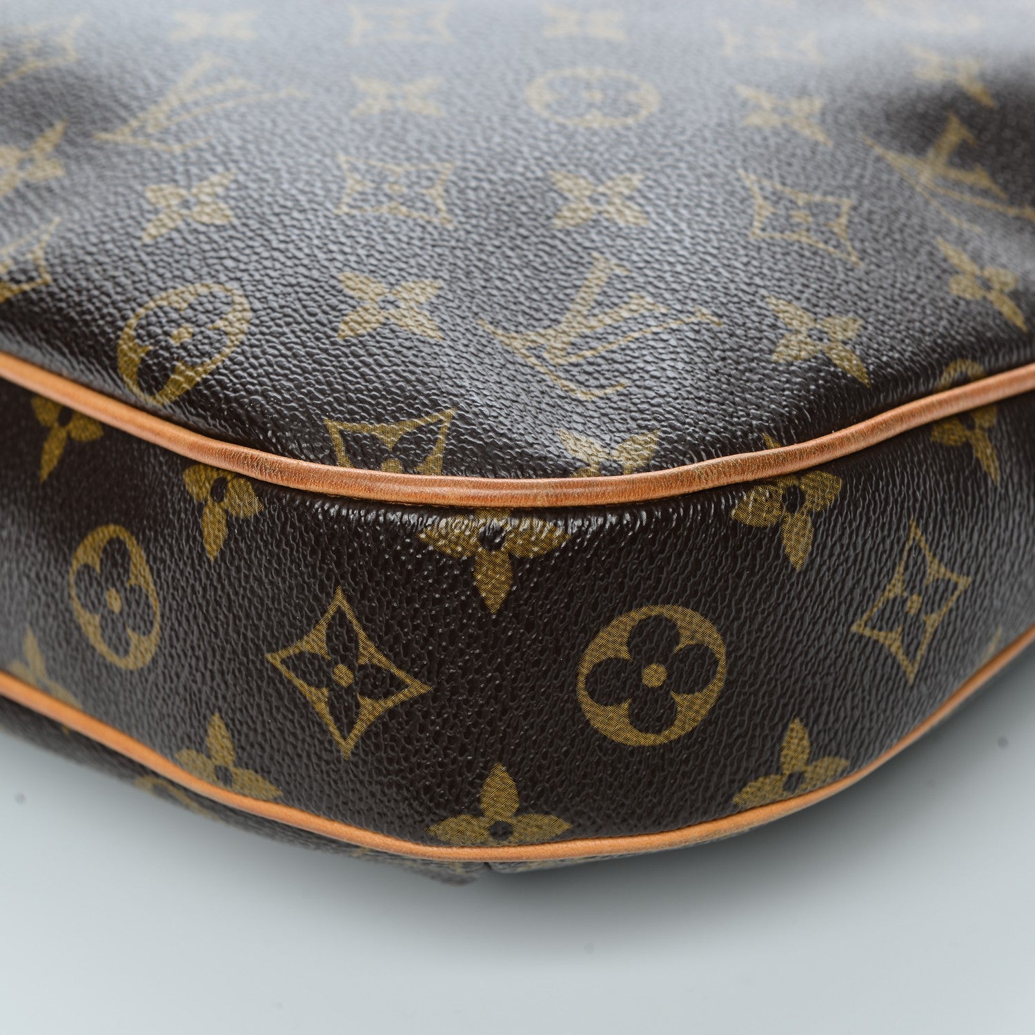 Louis Vuitton Monogram Odeon MM 9 of 15