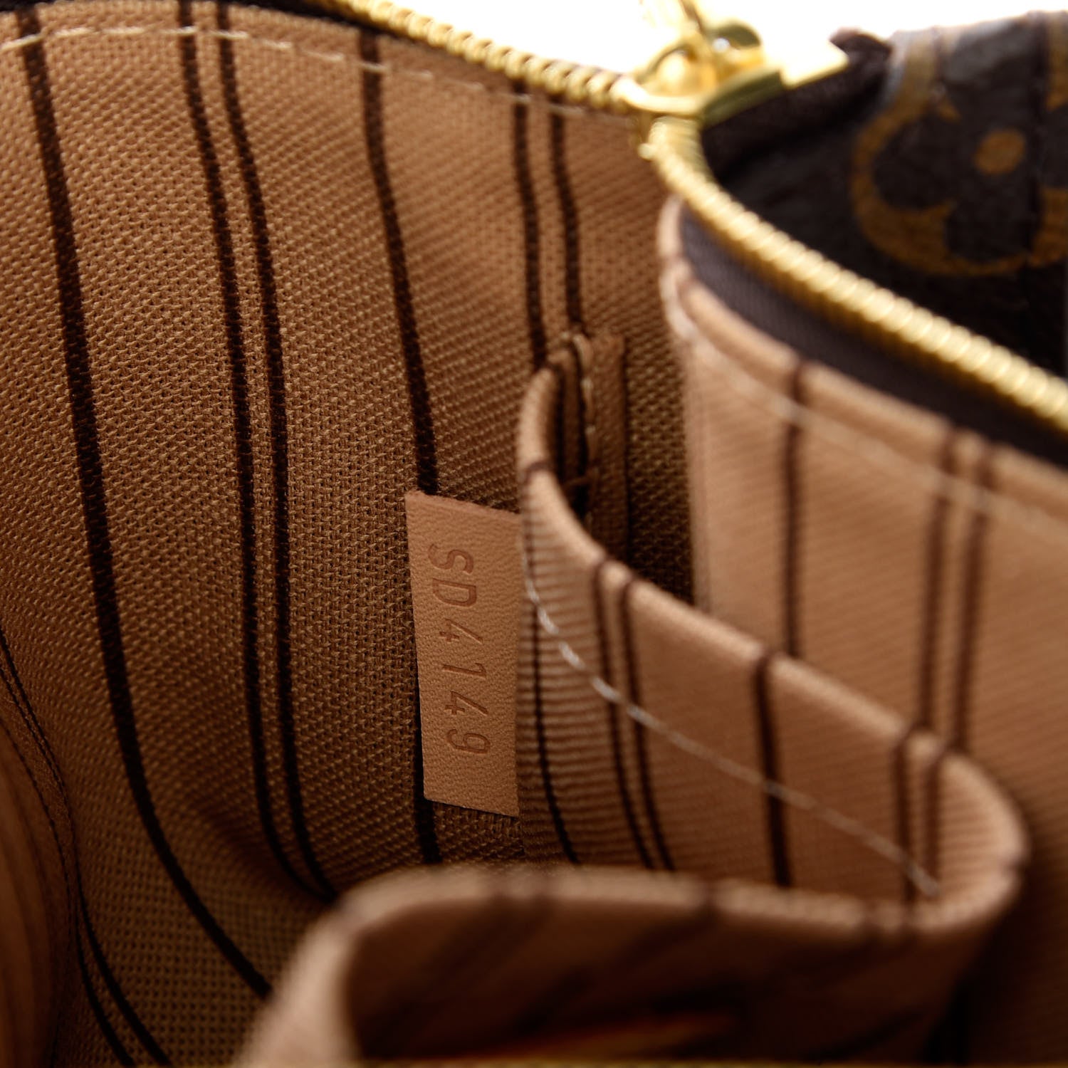 Louis Vuitton Monogram Neverfull MM GM Pochette 7 of 7