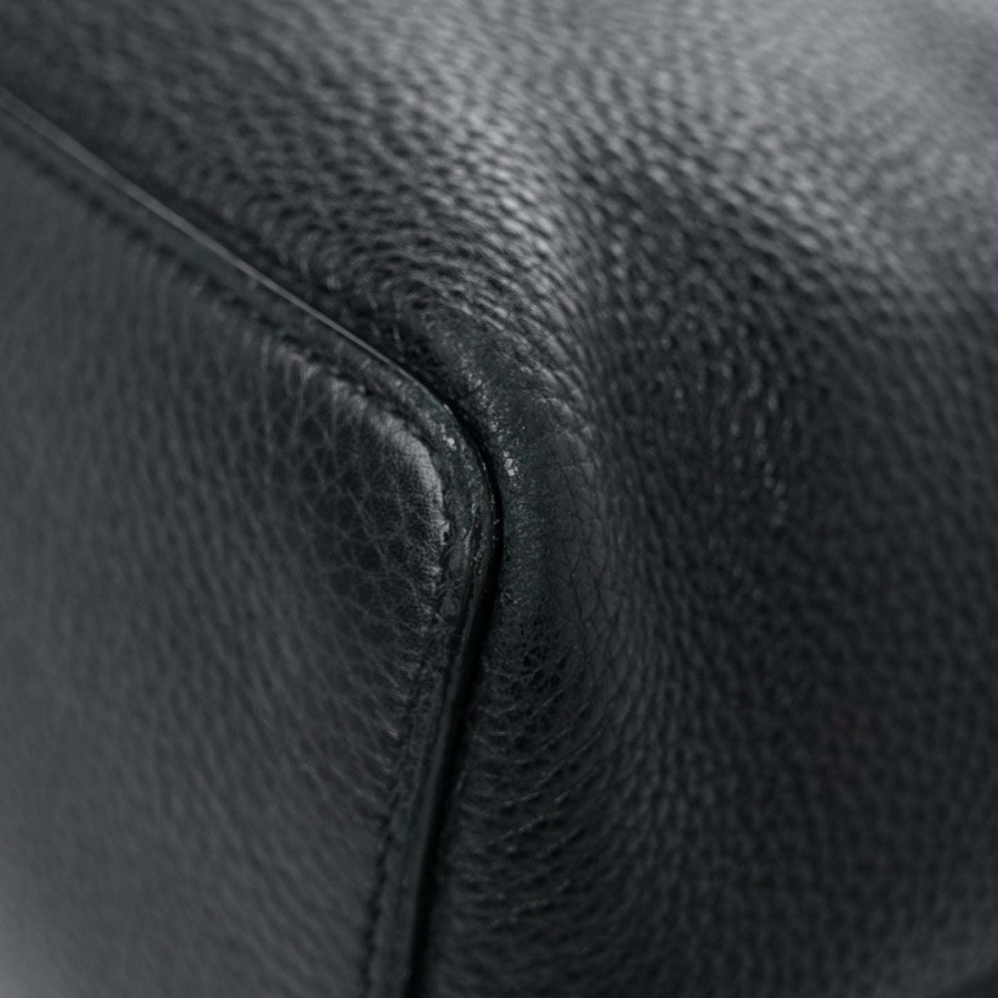 Pebbled Calfskin Large Soho Hobo Black