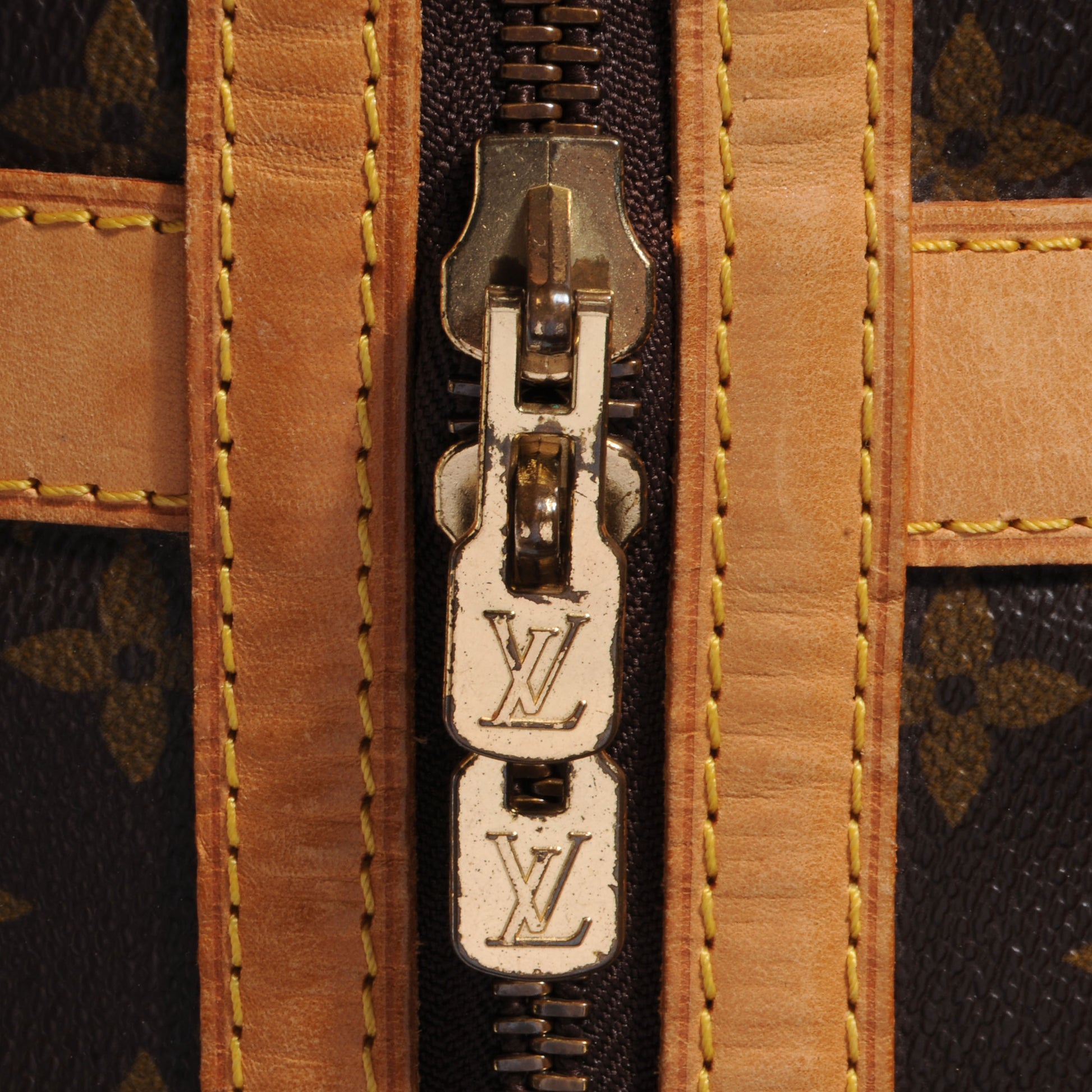 Louis Vuitton Monogram Sac Souple 55 8 of 8