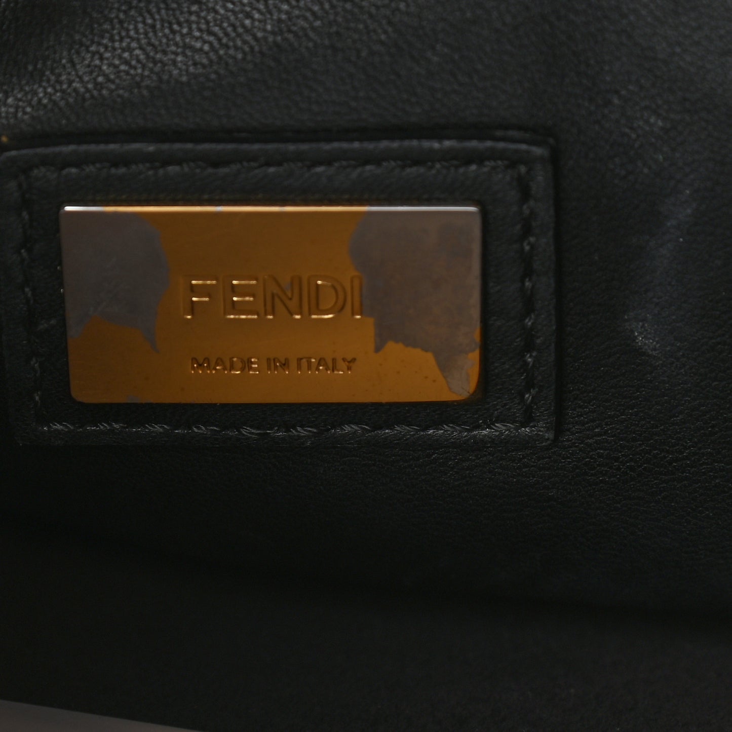 Vitello Seta Shiny Nappa Medium Peekaboo Iconic Satchel Black