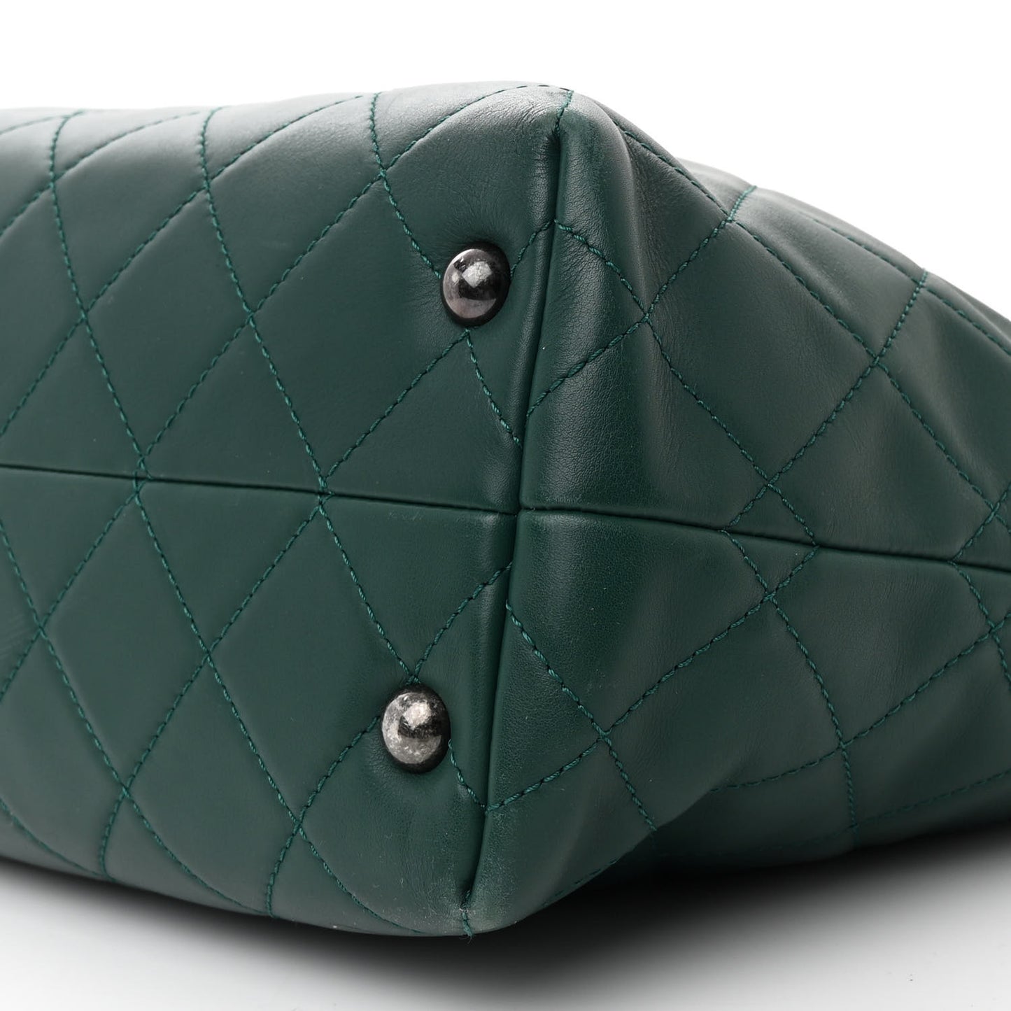 Calfskin Quilted Large Shopping In Chains Tote Green