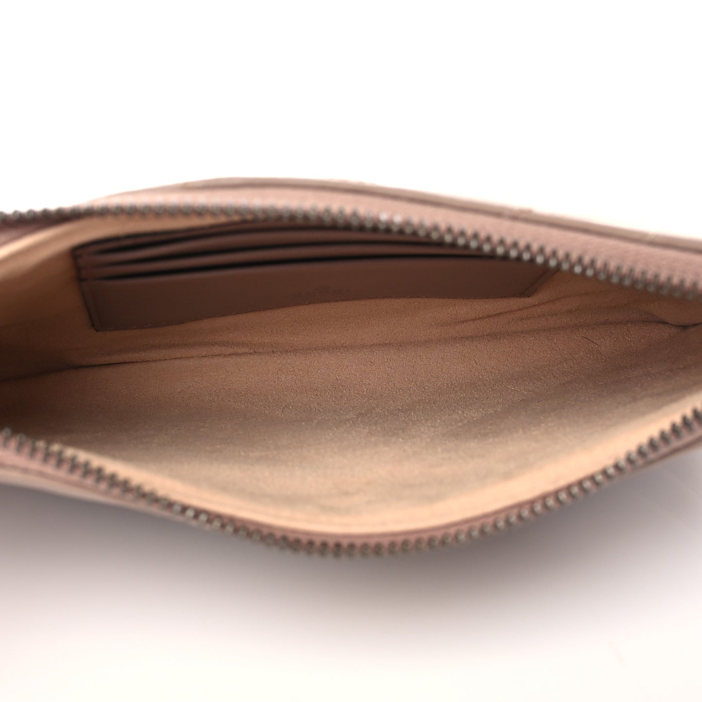 Calfskin Matelasse GG Marmont Wrist Wallet Porcelain Rose