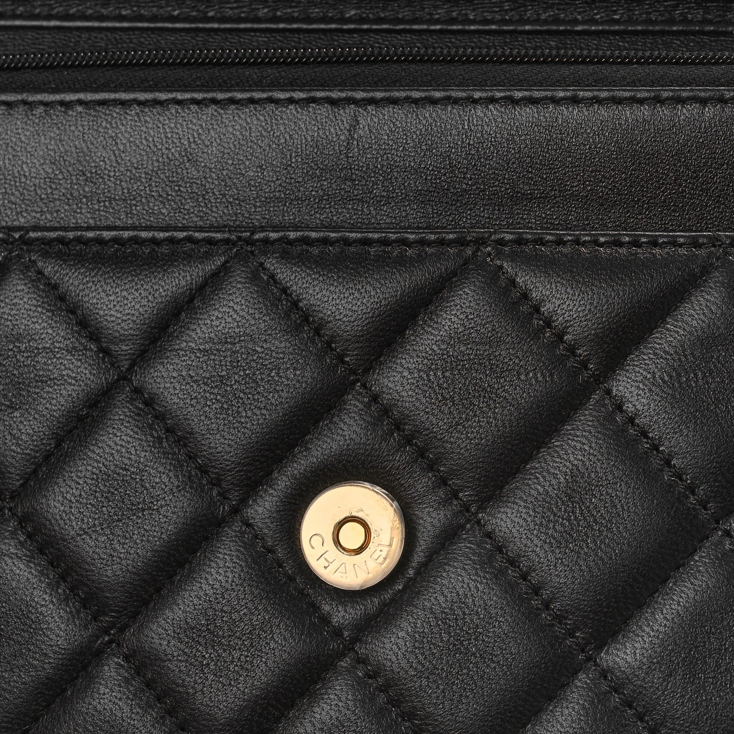 Lambskin Quilted Wallet On Chain WOC Black