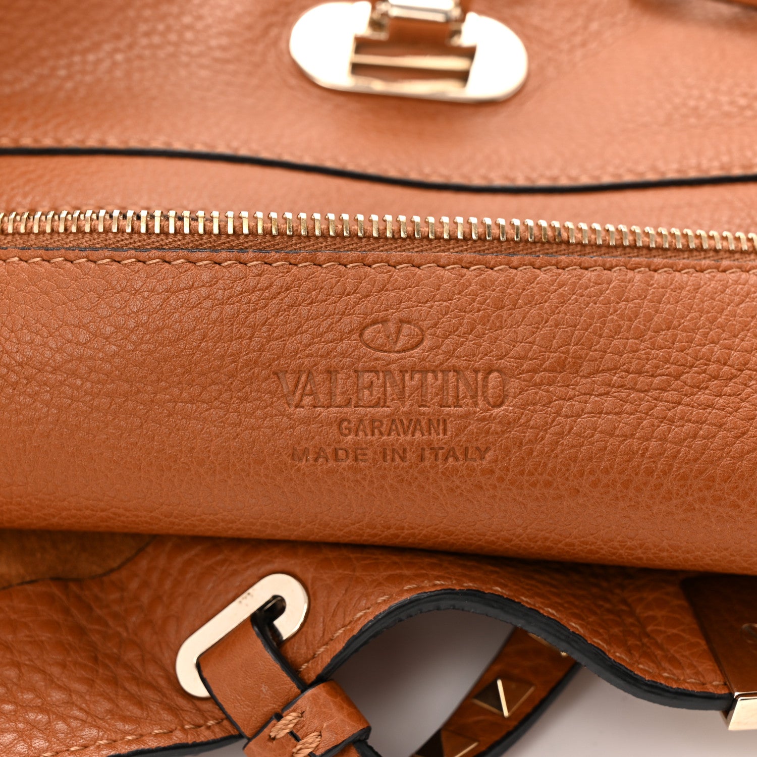Valentino Garavani Pebbled Calfskin Medium Rockstud Tote Light Cuir 6 of 11