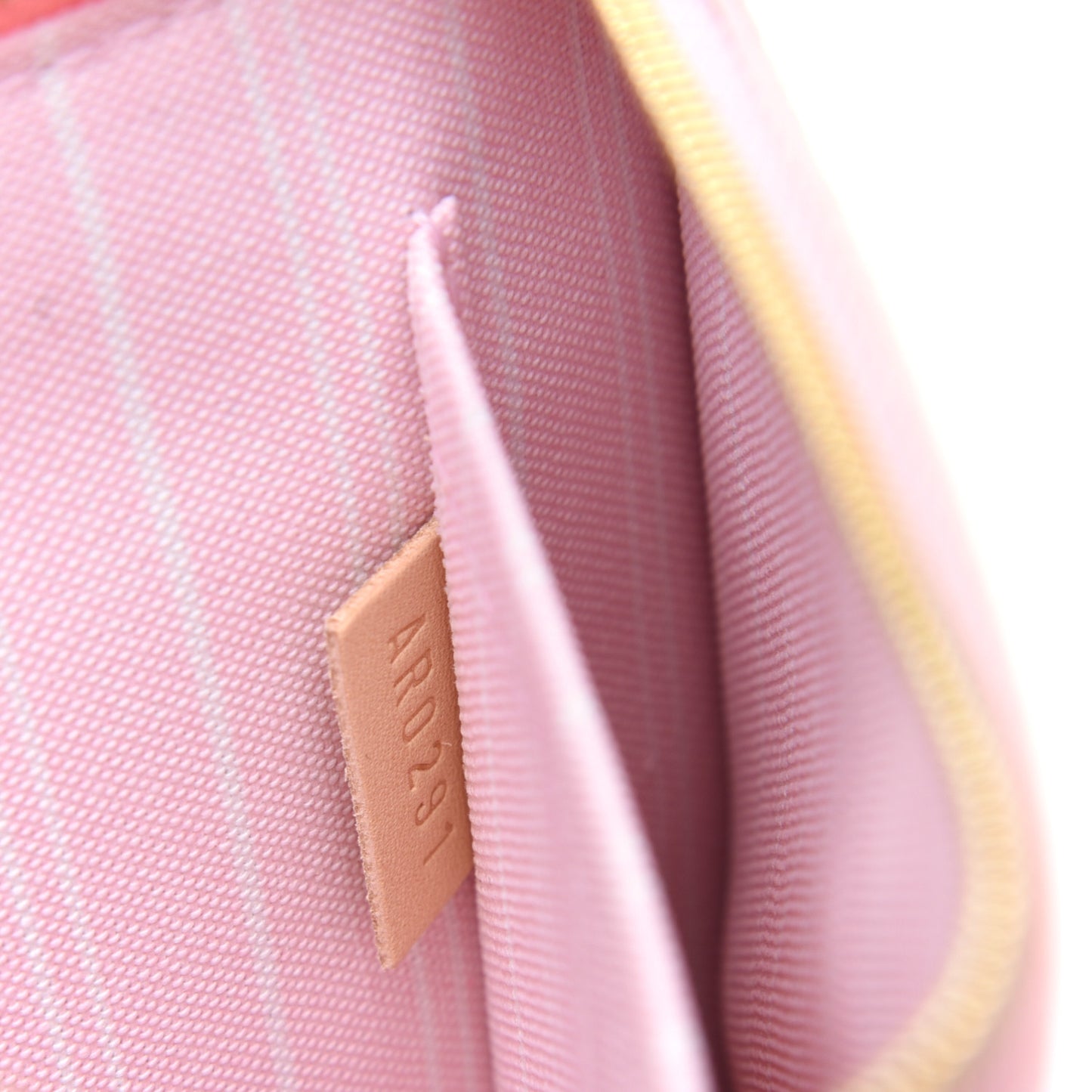 Monogram By The Pool Neverfull MM Pochette Light Pink