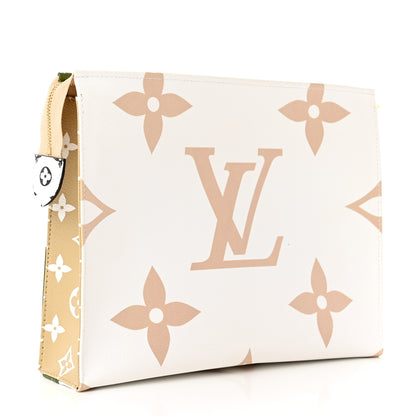 Louis Vuitton Monogram Giant Toiletry Pouch 26 Kaki 3 of 10