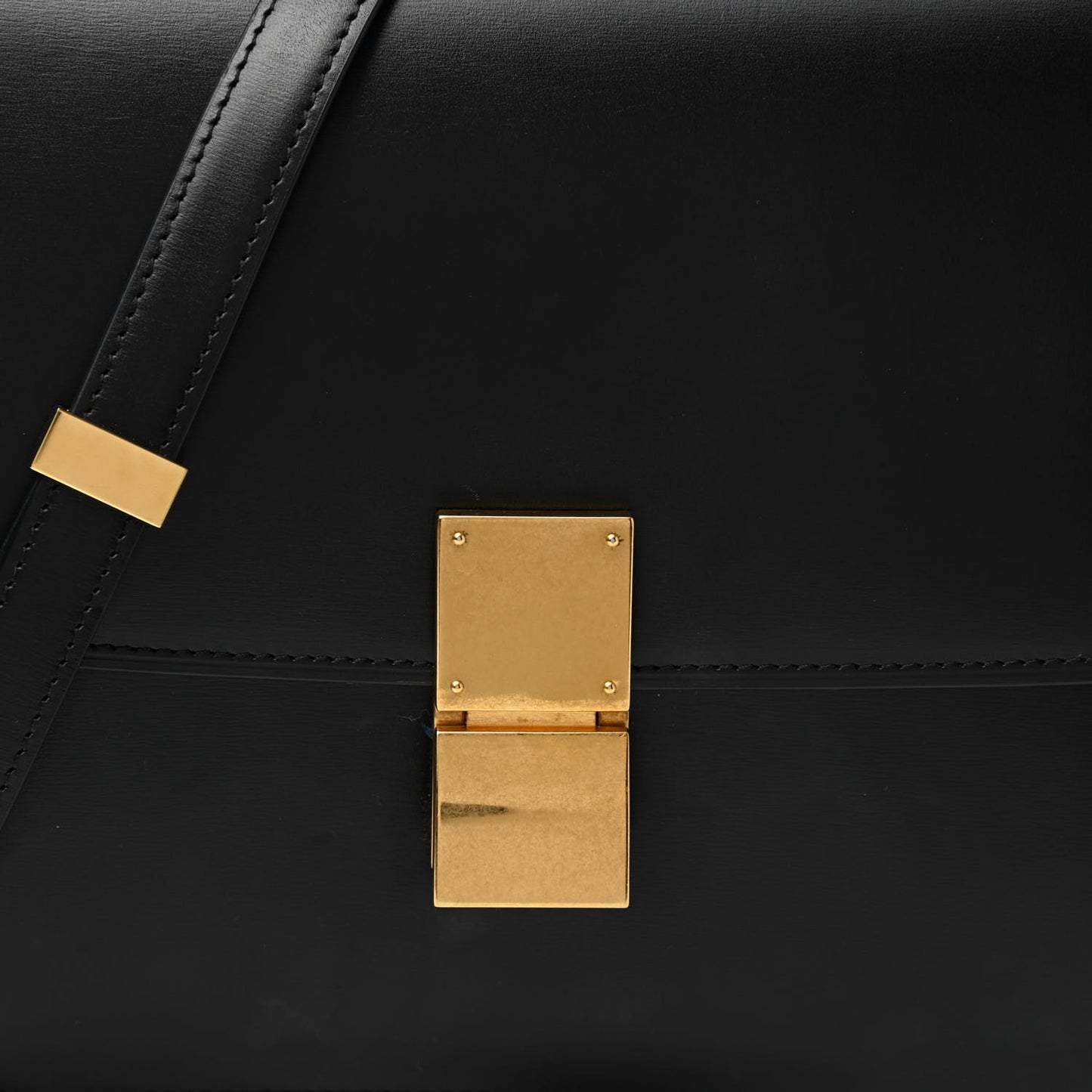 Box Calfskin Medium Classic Box Flap Bag Black