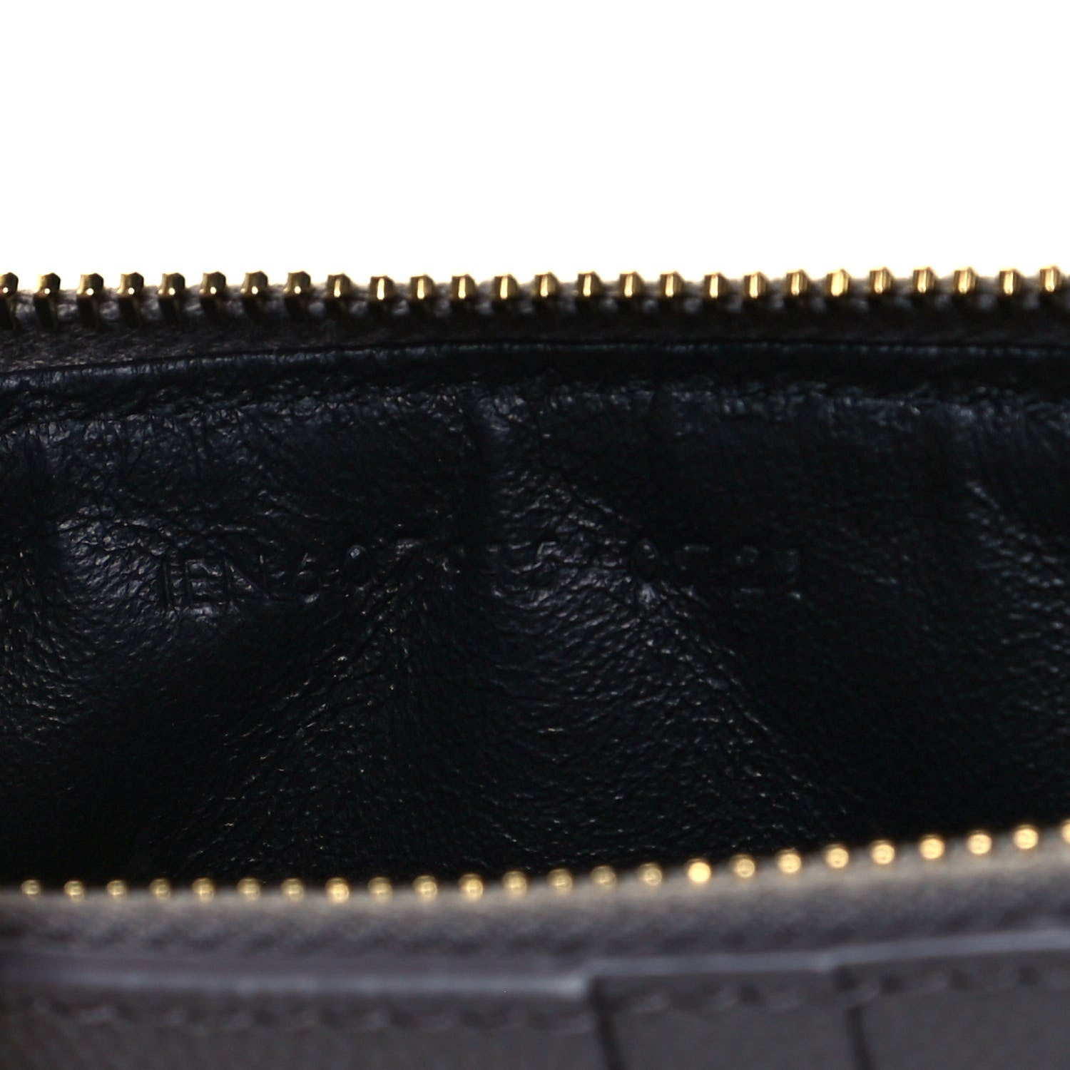 Saint Laurent Grain De Poudre Matelasse Chevron Monogram Fragments Zippered Card Case Fog 7 of 10