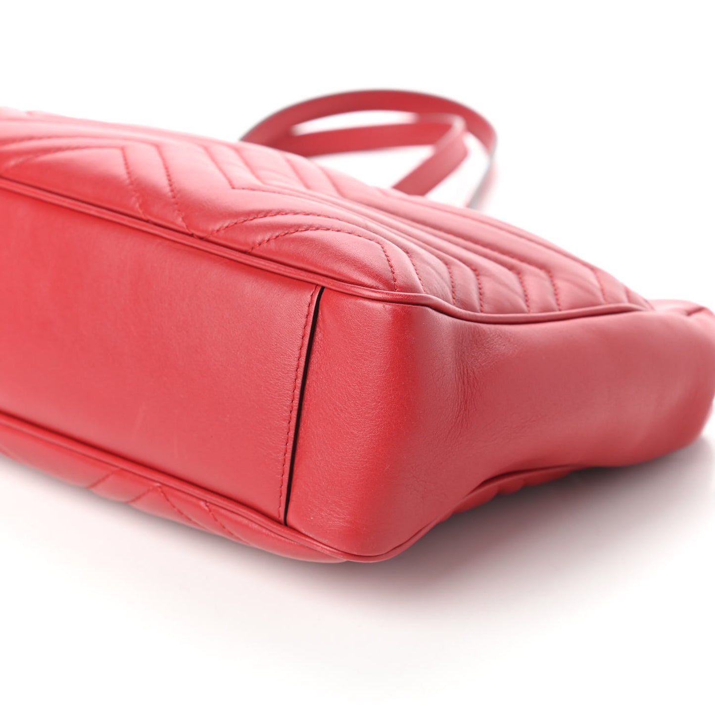 Calfskin Matelasse Medium GG Marmont Open Top Shoulder Bag Hibiscus Red
