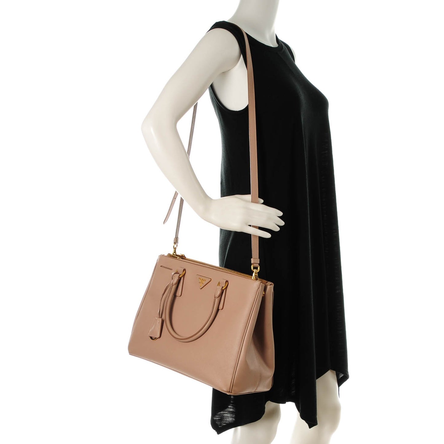 Saffiano Medium Galleria Double Zip Tote Cammeo