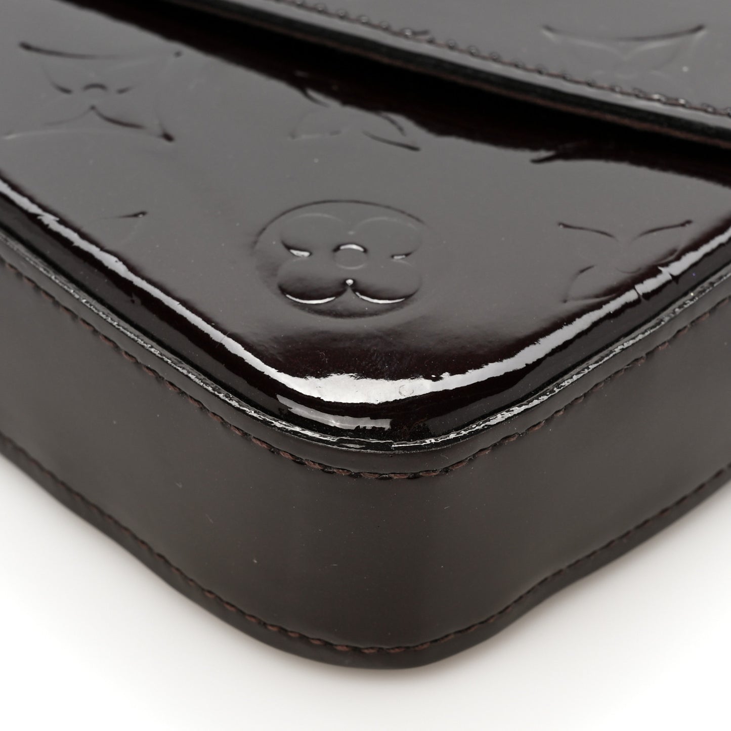Vernis Pochette Felicie Chain Wallet Amarante