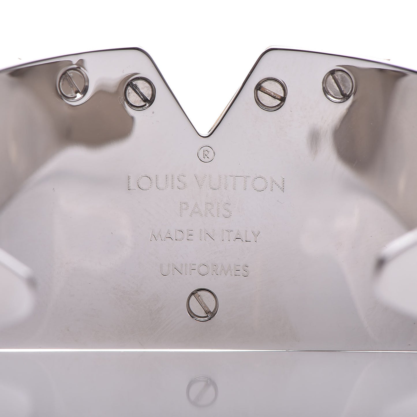 Metal Essential V Cuff Silver