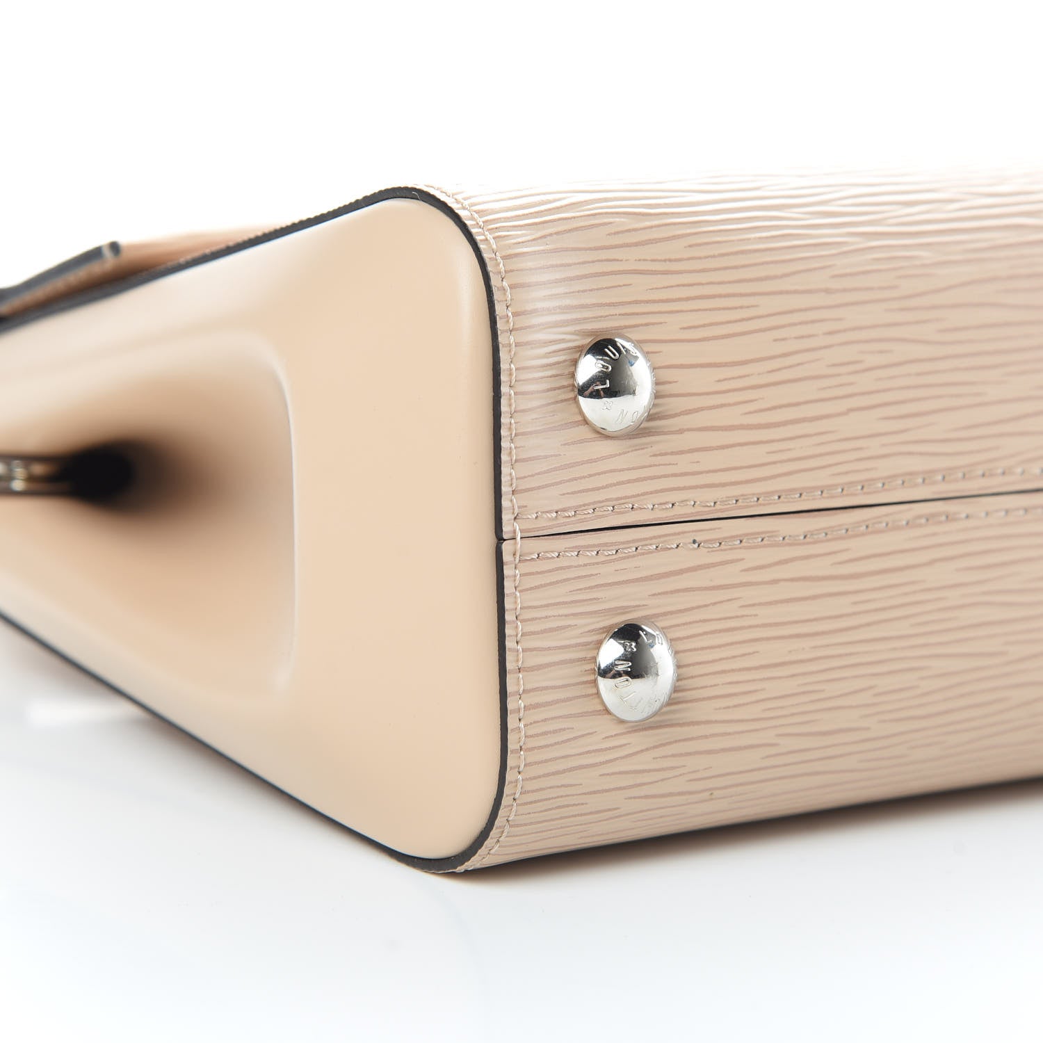 Louis Vuitton Epi Cluny BB Dune 9 of 10