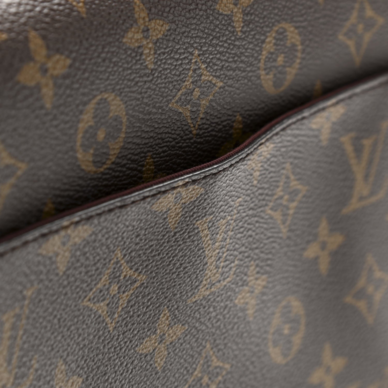 Louis Vuitton Monogram Cluny MM 15 of 20