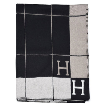 Hermes Wool Cashmere Avalon III Blanket Ecru Black 3 of 4