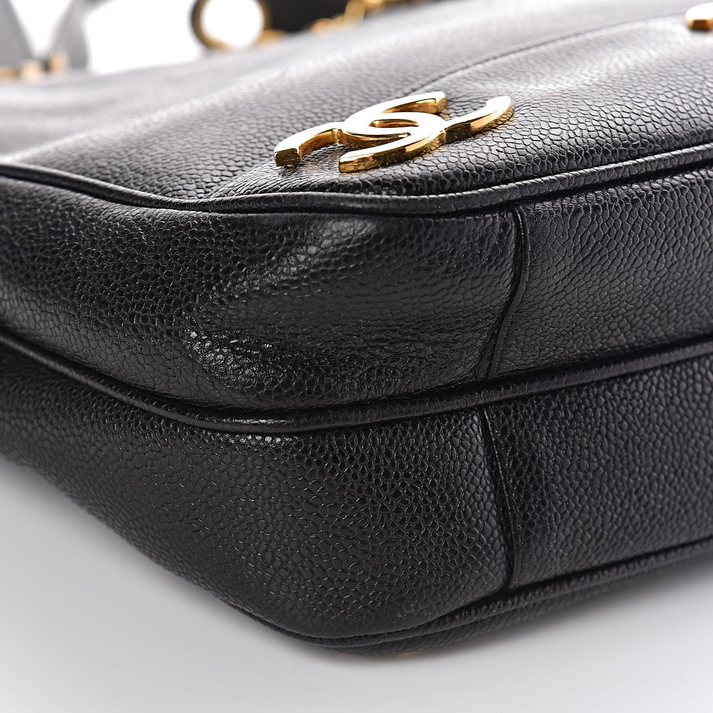 Caviar Shoulder Bag Black