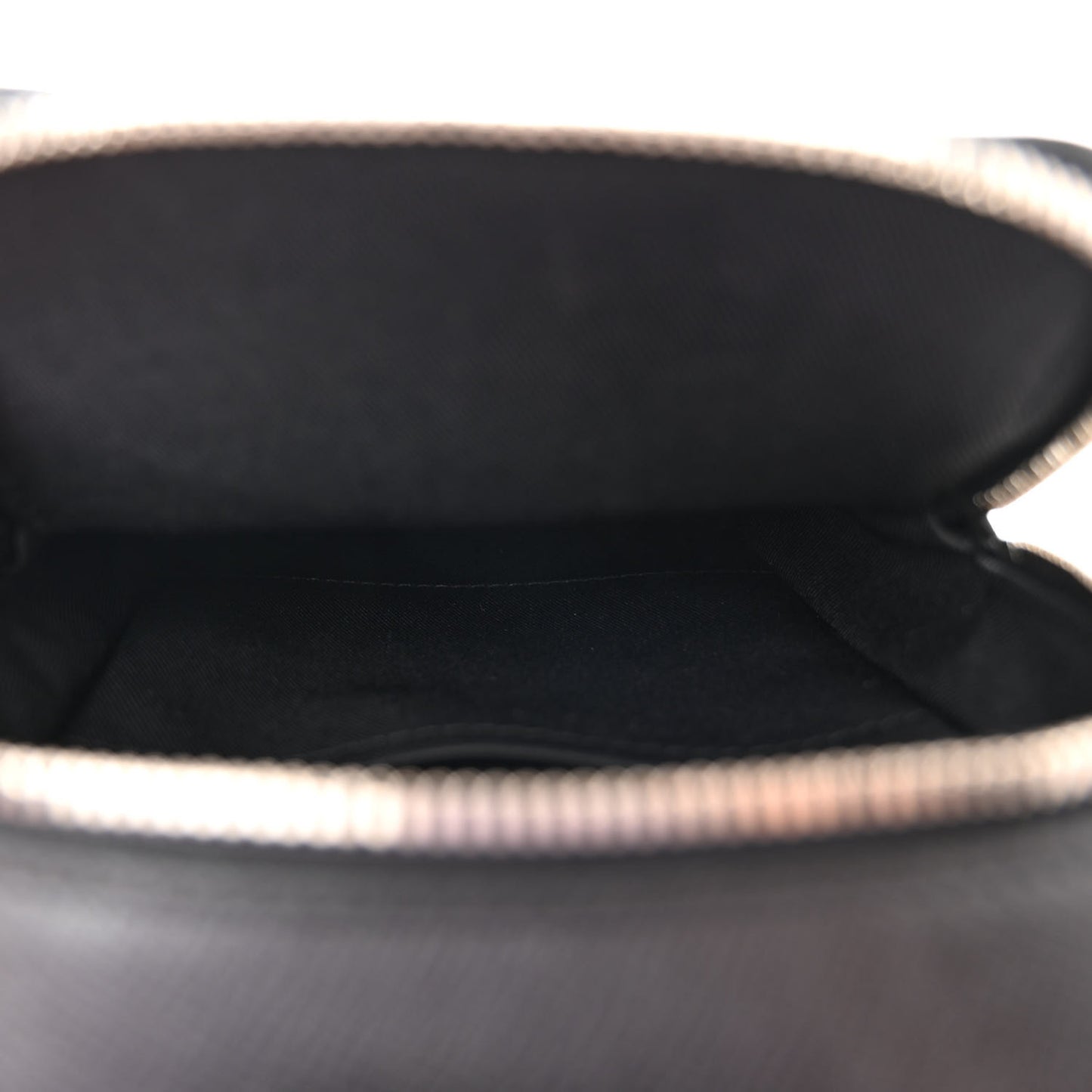 Taigarama Outdoor Slingbag Black