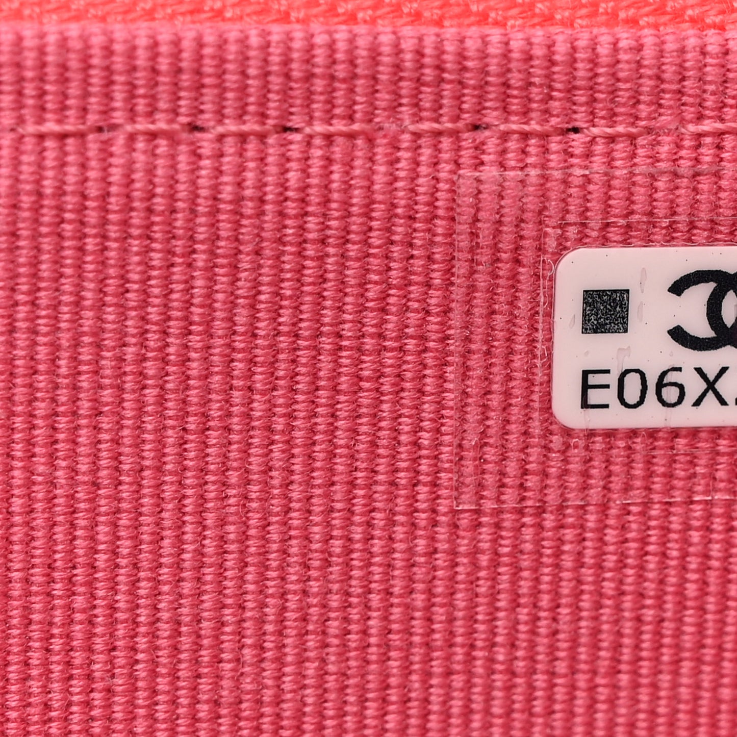 Caviar Quilted CC Zip Around Card Holder Rose