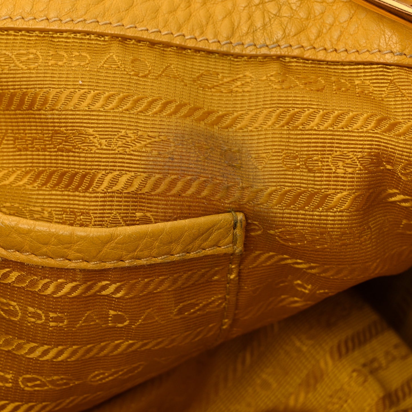 Vitello Daino Side Zip Tote Mimosa