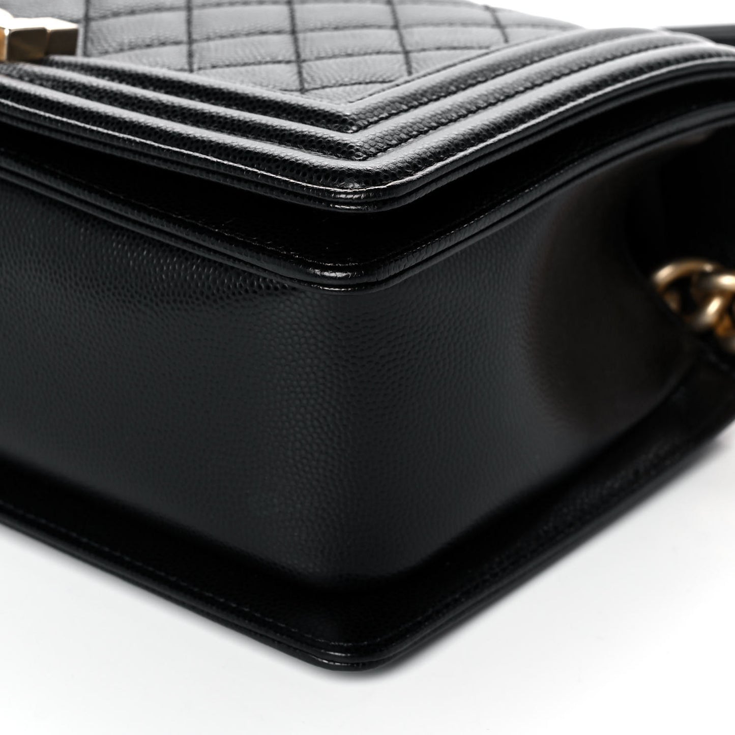 Caviar Quilted Medium Boy Flap Black