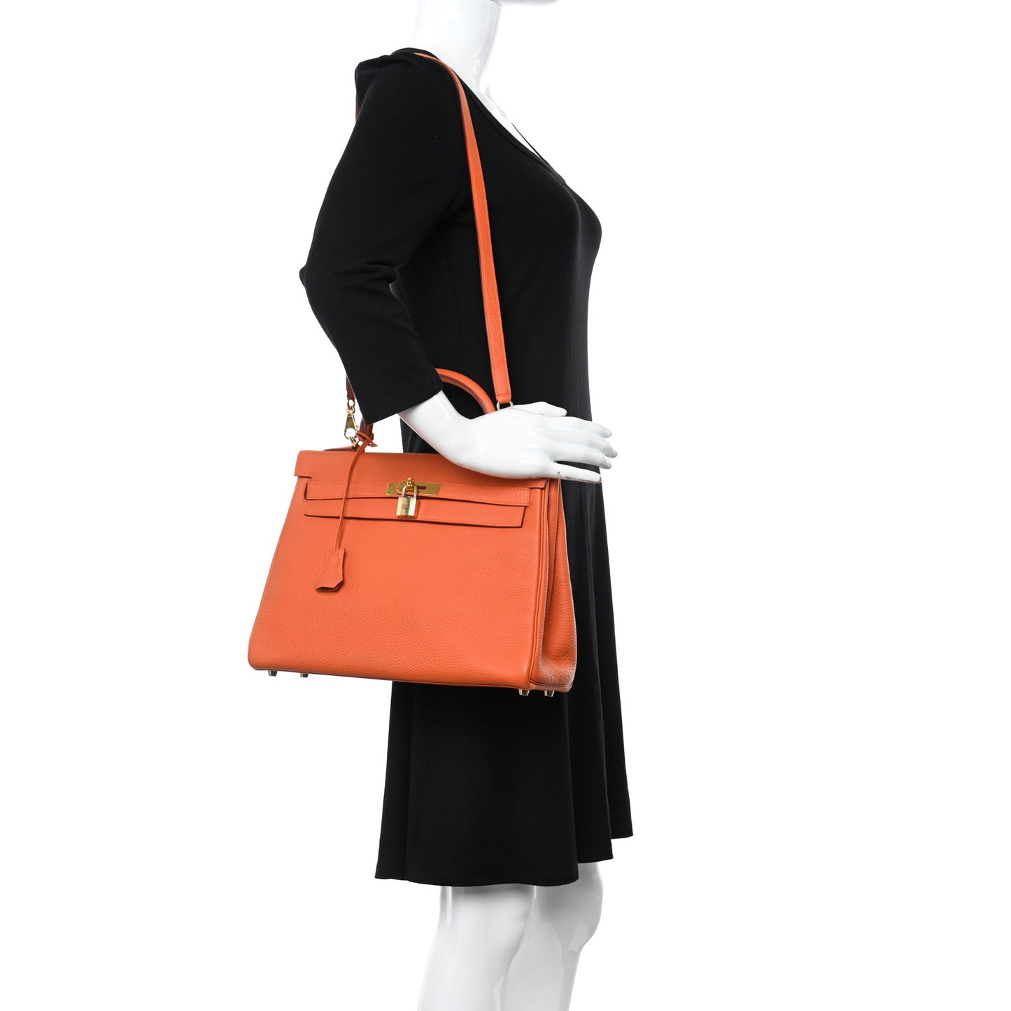 Togo Kelly Retourne 32 Orange