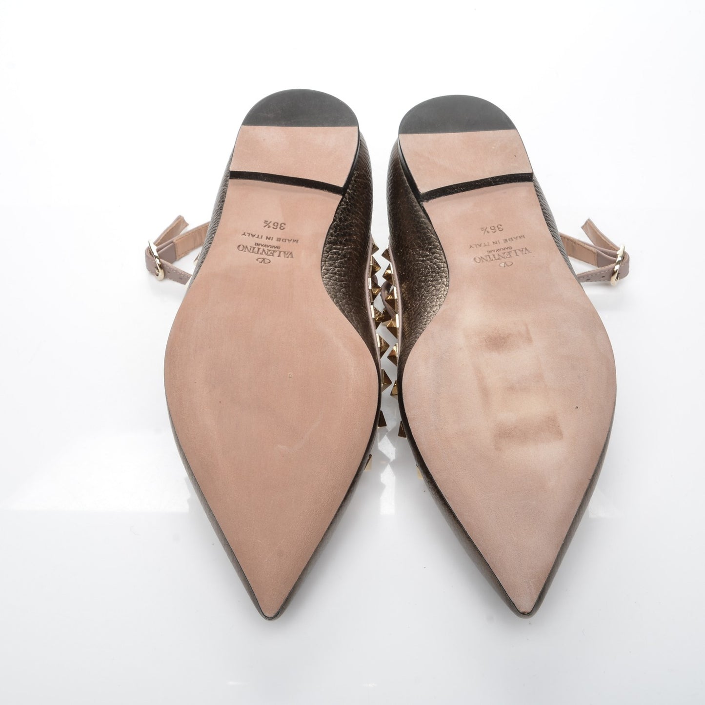 Metallic Pebbled Calfskin Rockstud Cage Ballerina Flats 36.5 Sasso Poudre