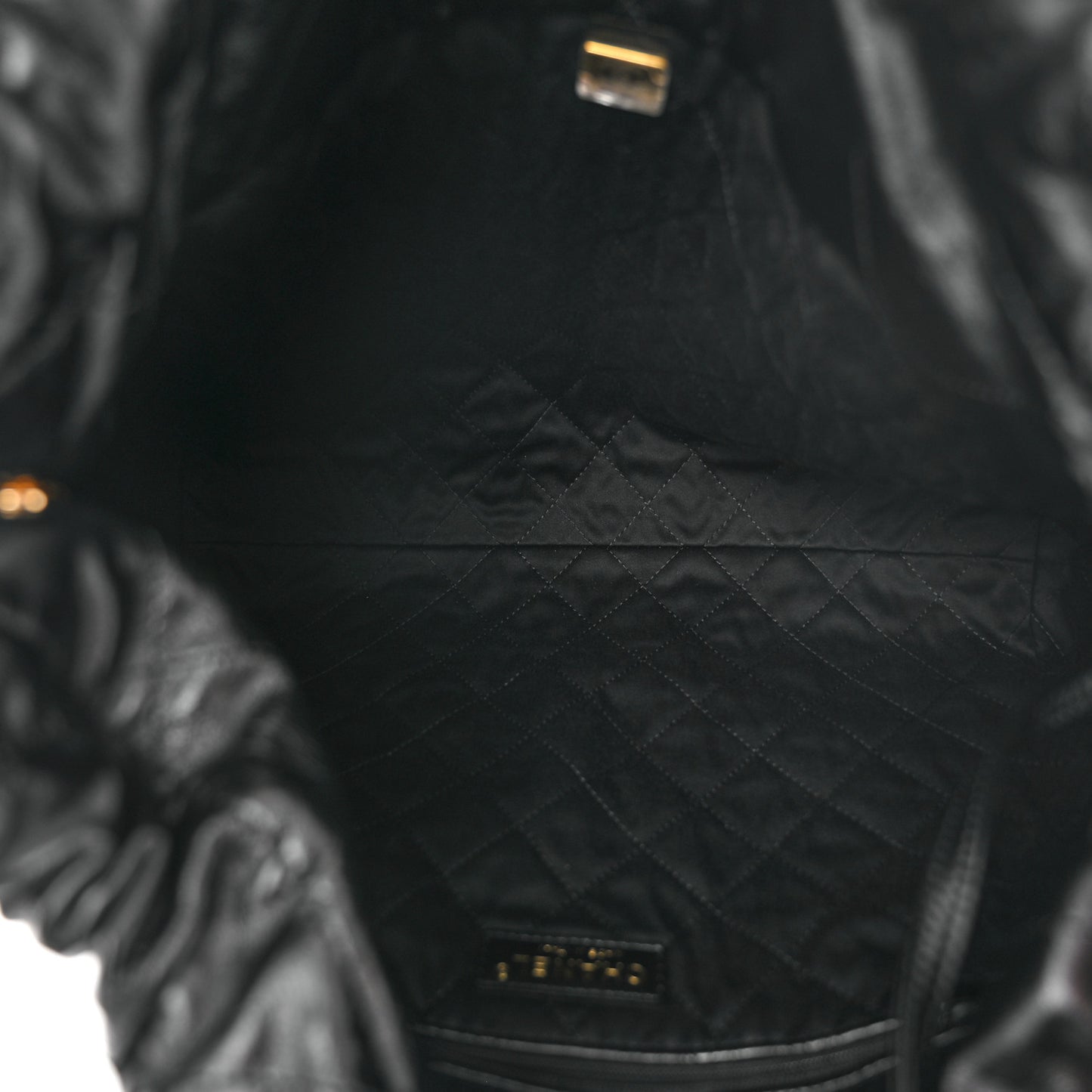 Shiny Calfskin Quilted Chanel 22 Black