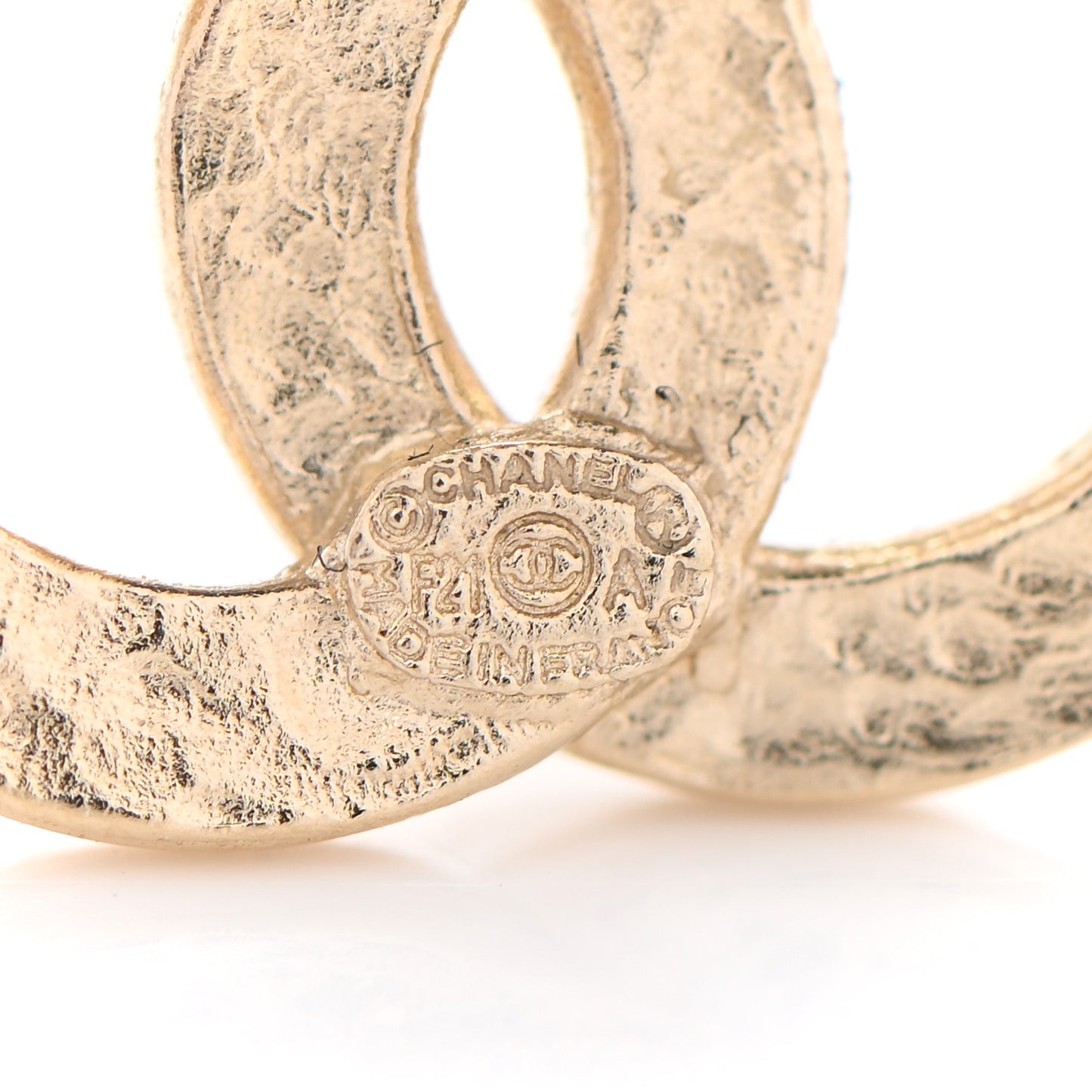 Metal Engraved CC Earrings Gold