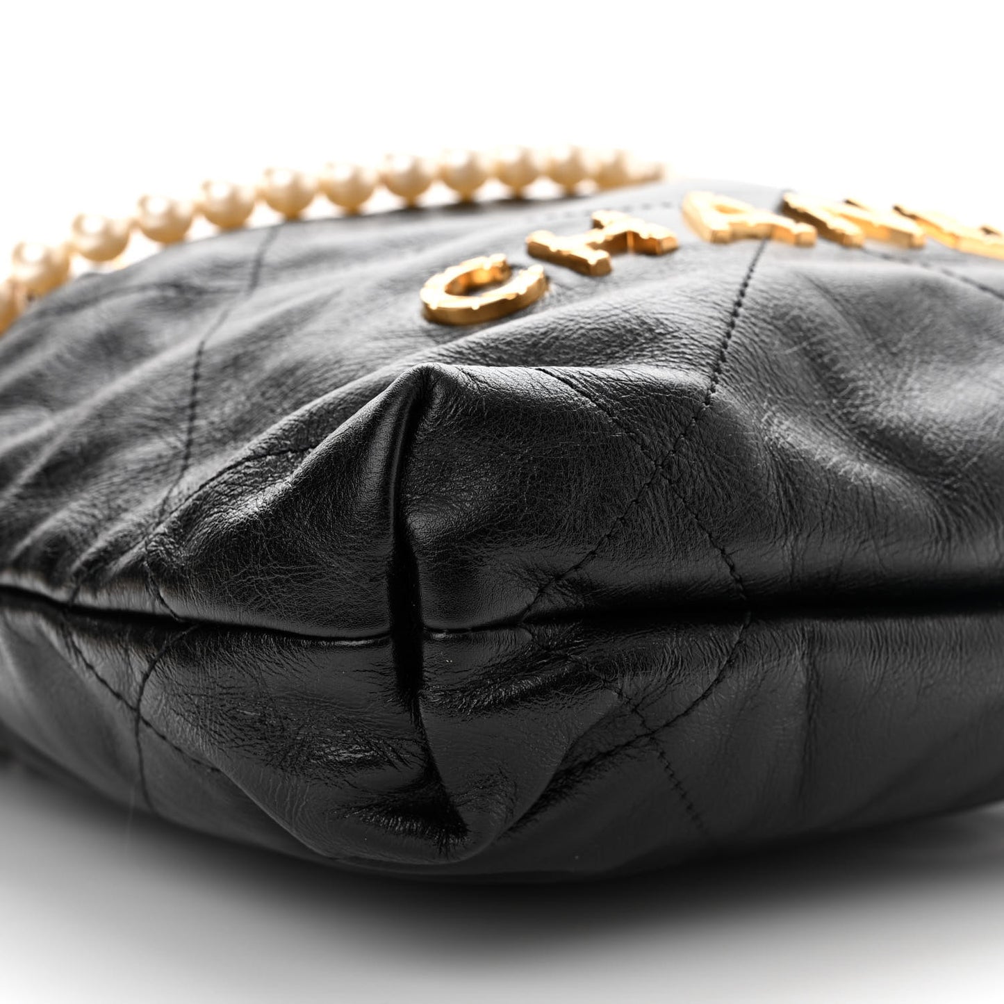 Shiny Crumpled Calfskin Quilted Pearl Mini Chanel 22 Black