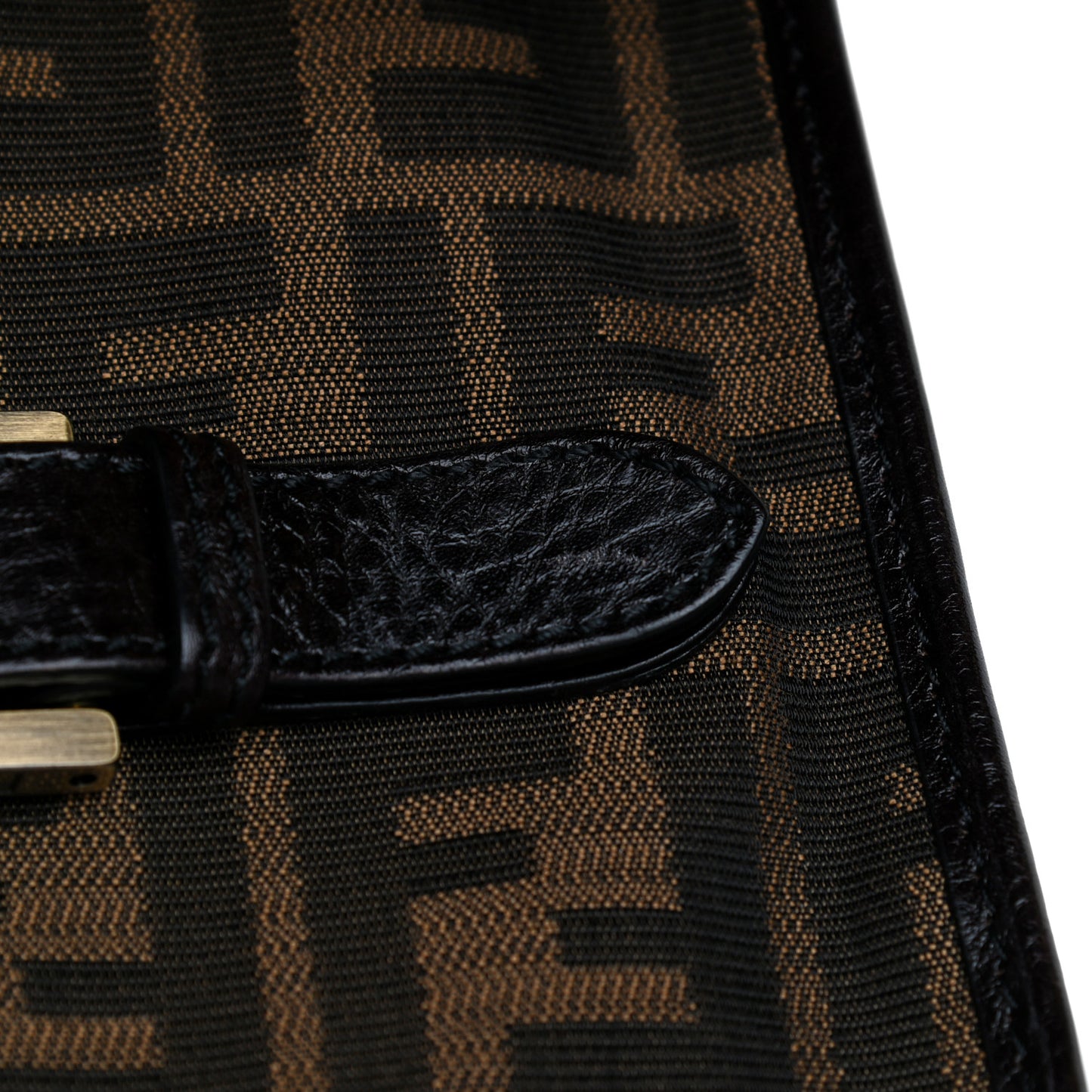 Zucca Calfskin Shoulder Bag Tobacco