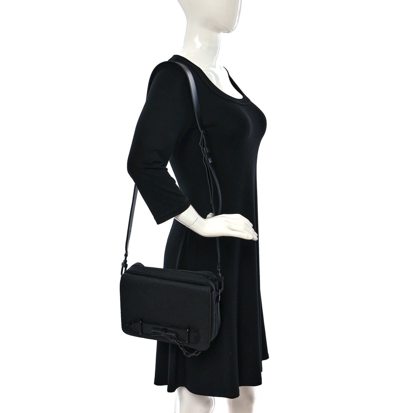 Taurillon Monogram Steamer Messenger Black