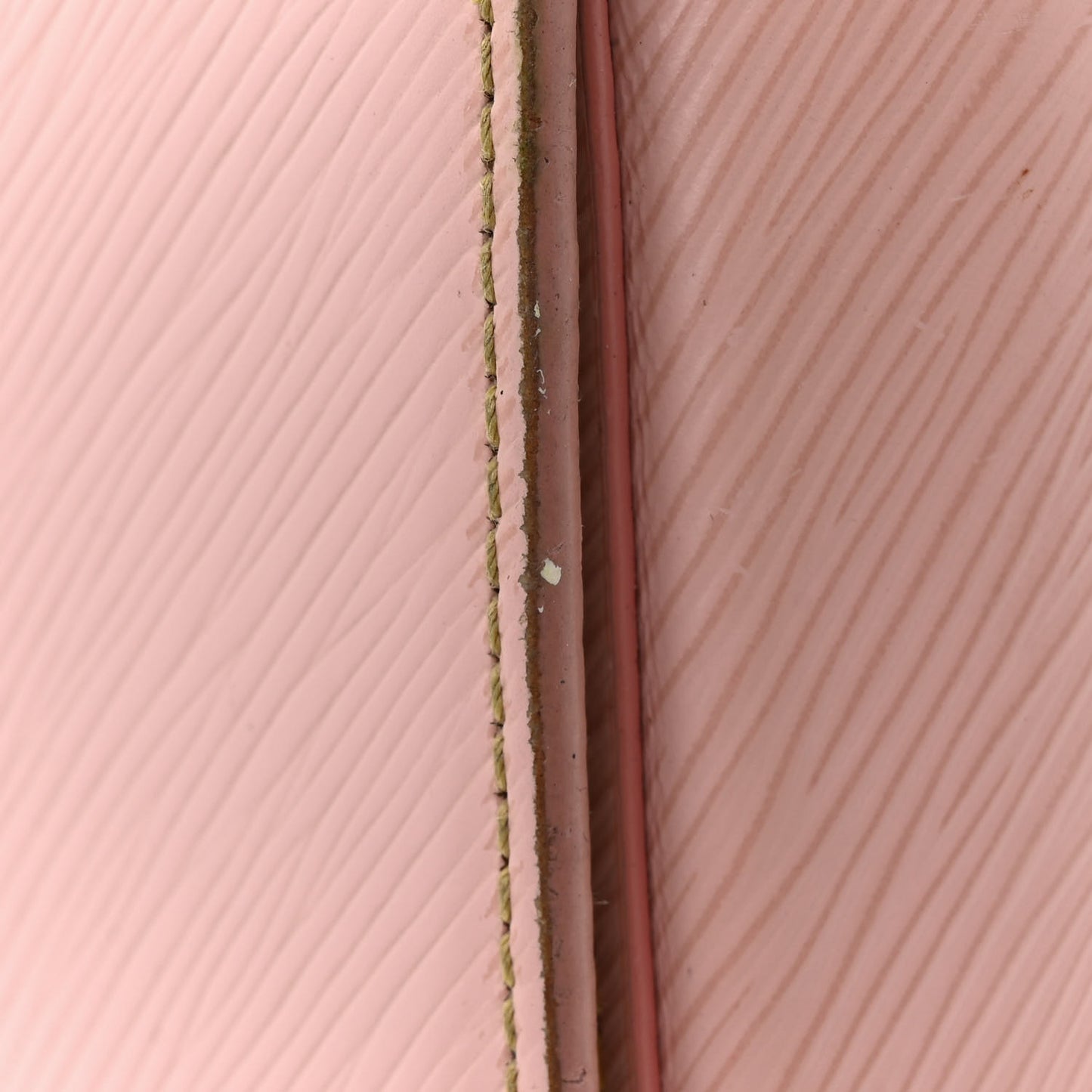 Epi Twist Shoulder Bag MM Rose Ballerine