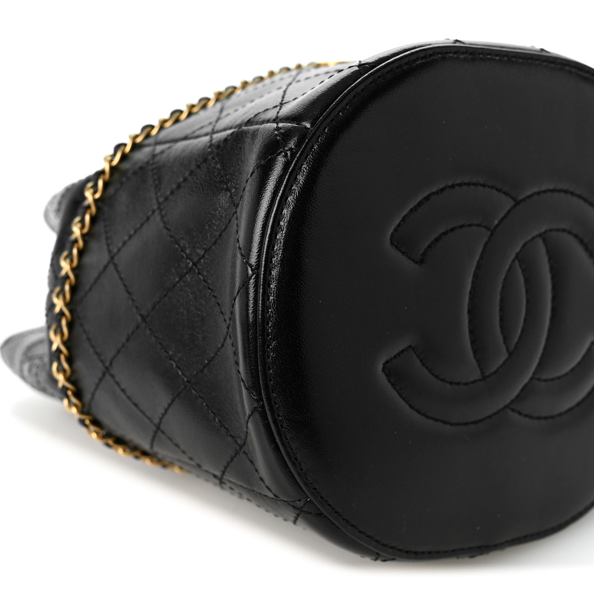 Shiny Lambskin Quilted Chain Around Drawstring Bucket Clutch With Chain Black