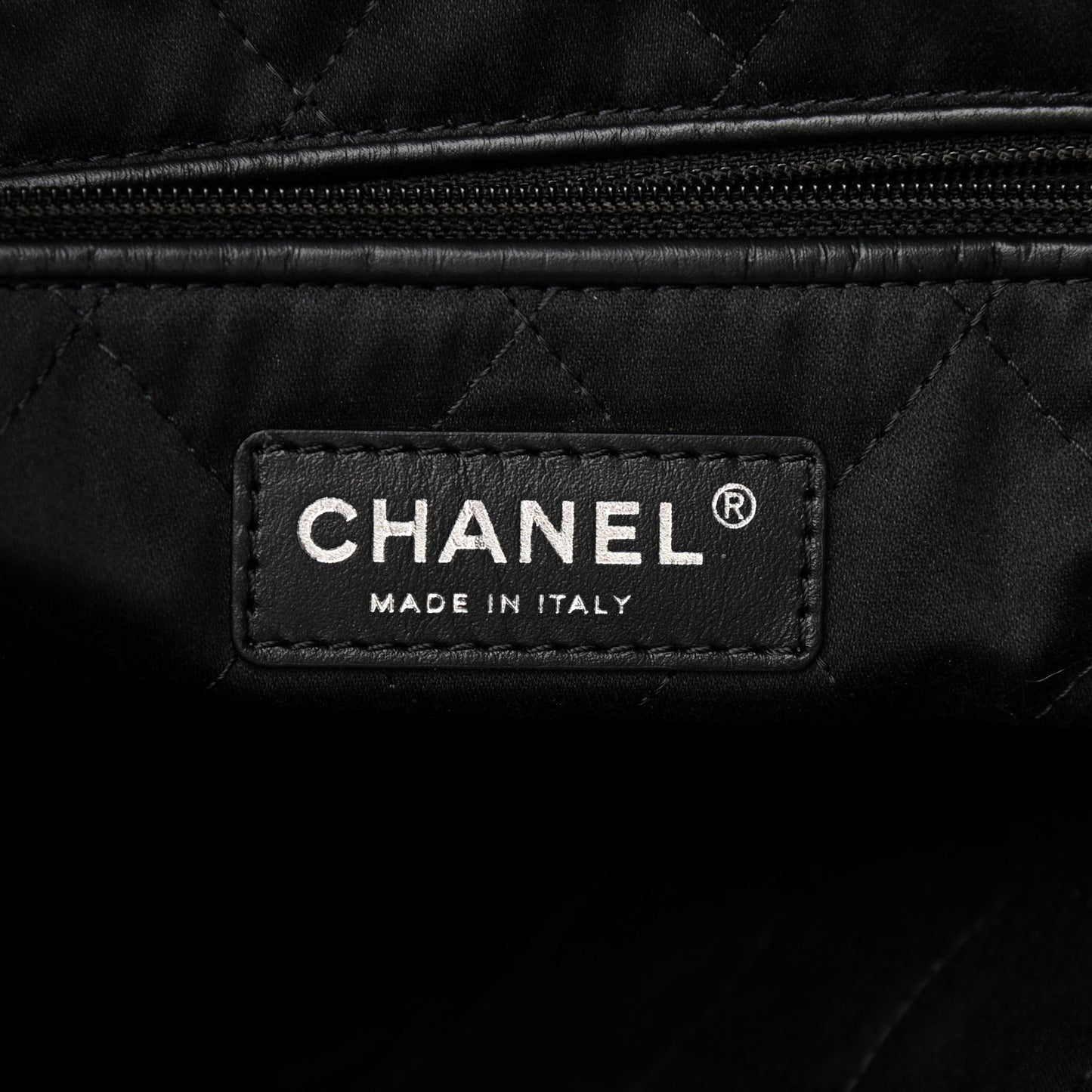 Shiny Calfskin Quilted Chanel 22 Black