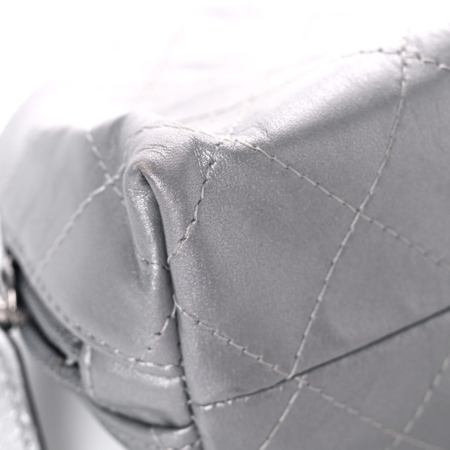 Metallic Aged Calfskin Quilted Palette Cosmetic Case Silver