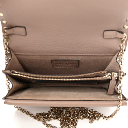 Valentino Garavani Pebbled Calfskin Rockstud Wallet On Chain Poudre 5 of 11