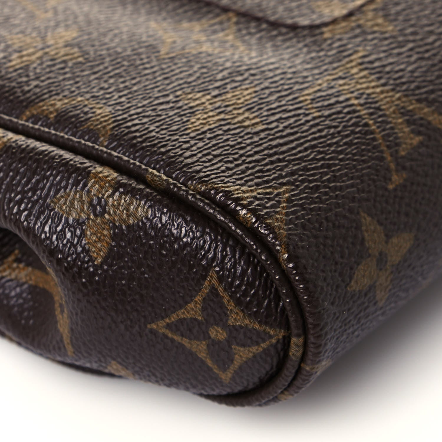 Louis Vuitton Monogram Favorite MM 9 of 15