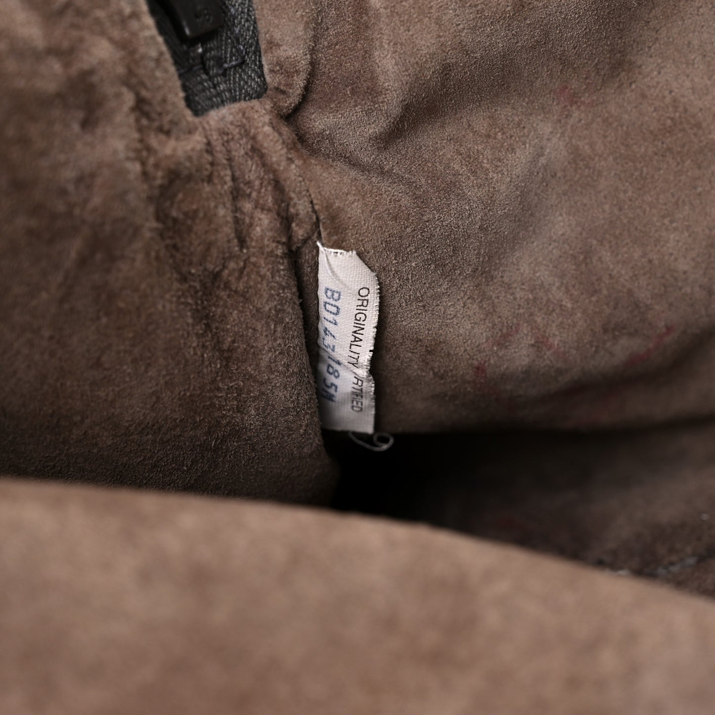 Calfskin Intrecciato Large Leggero Tote Kaki Fondente