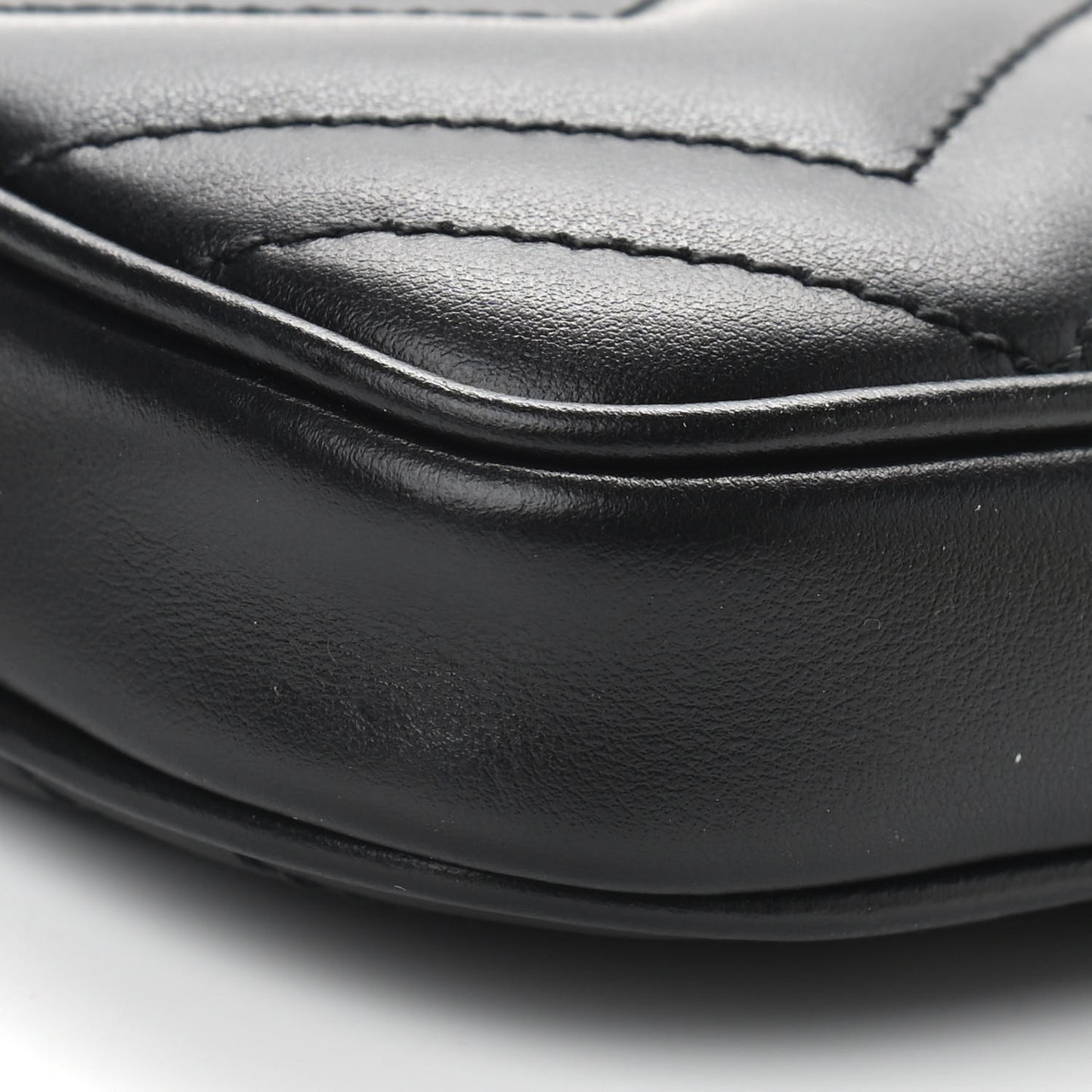 Calfskin Matelasse Mini GG Marmont Chain Crossbody Bag Black