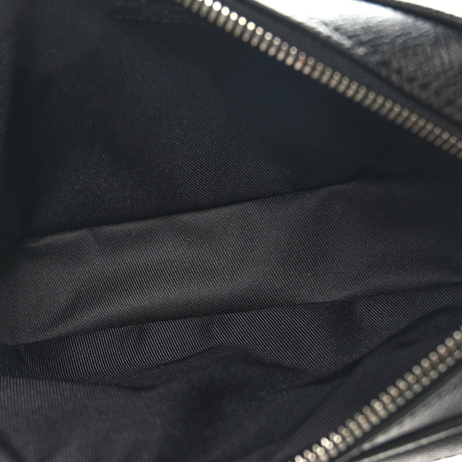 Louis Vuitton Taiga Monogram Outdoor Bumbag Black 5 of 9