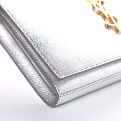 Saint Laurent Metallic Calfskin Monogram Chain Wallet Argento 8 of 9