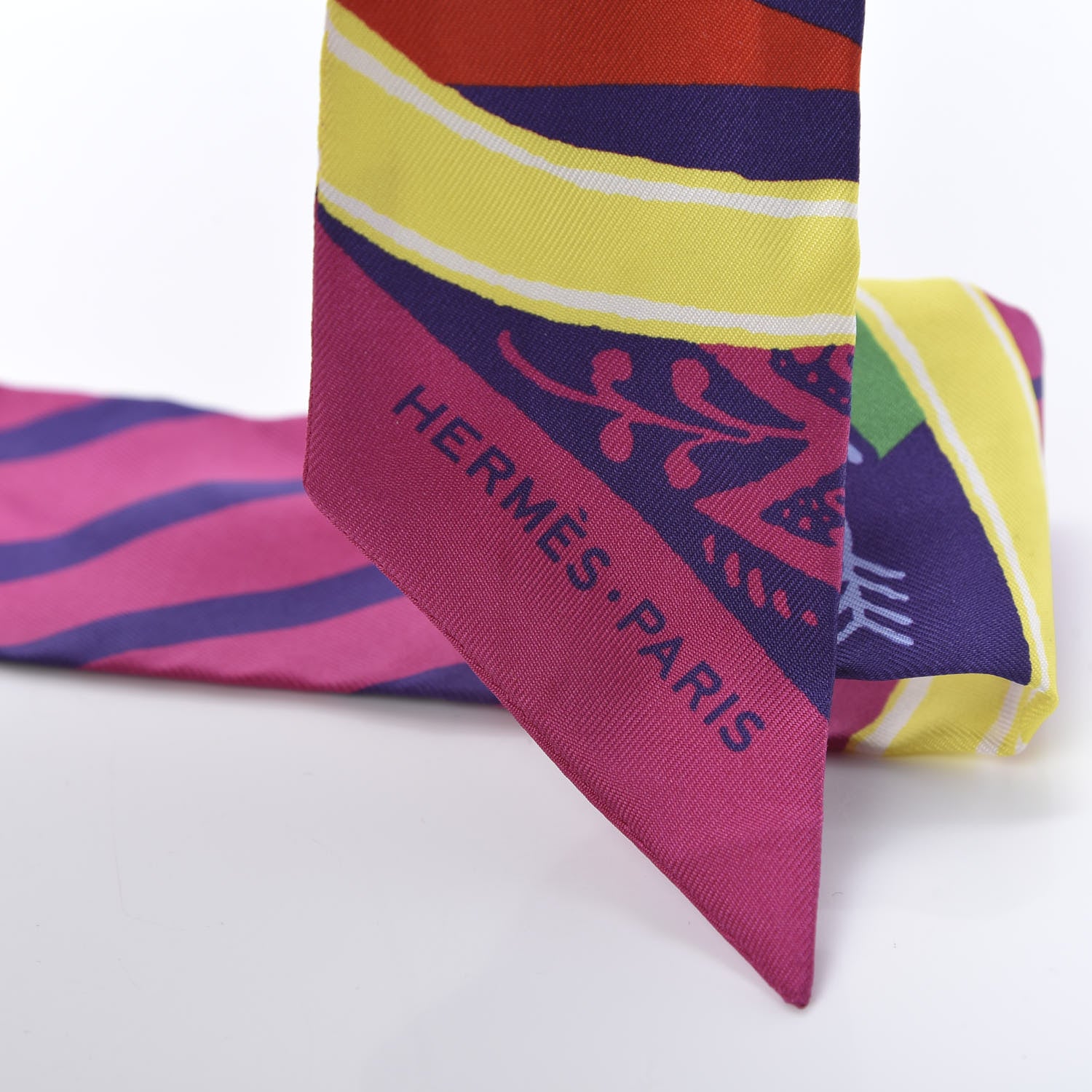 Hermes Silk Jeu de Soie Uniforme Twilly Fuchsia Rouge Multi 3 of 5