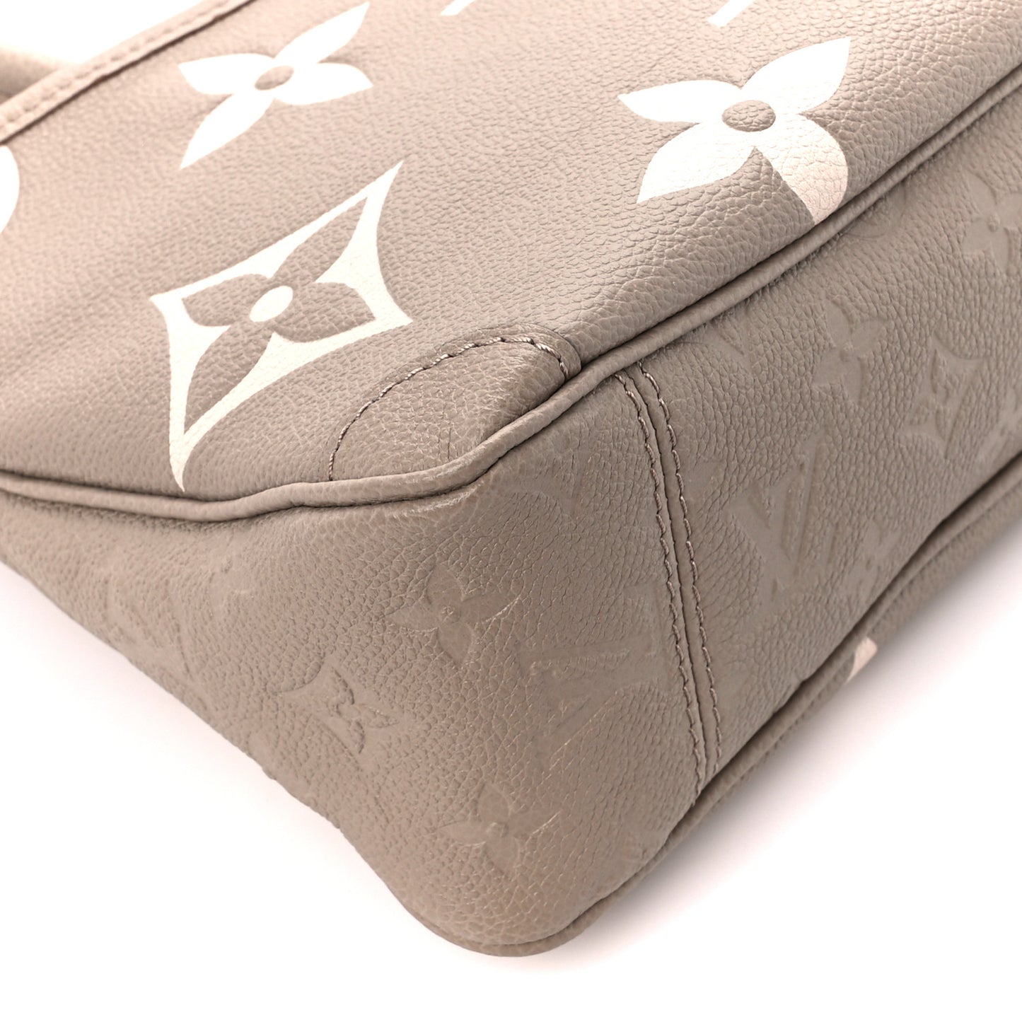 Empreinte Monogram Giant Trianon PM Tourterelle Creme