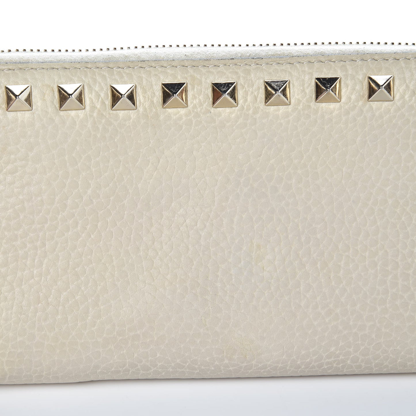 Pebbled Calfskin Rockstud Zip Around Wallet Ivory
