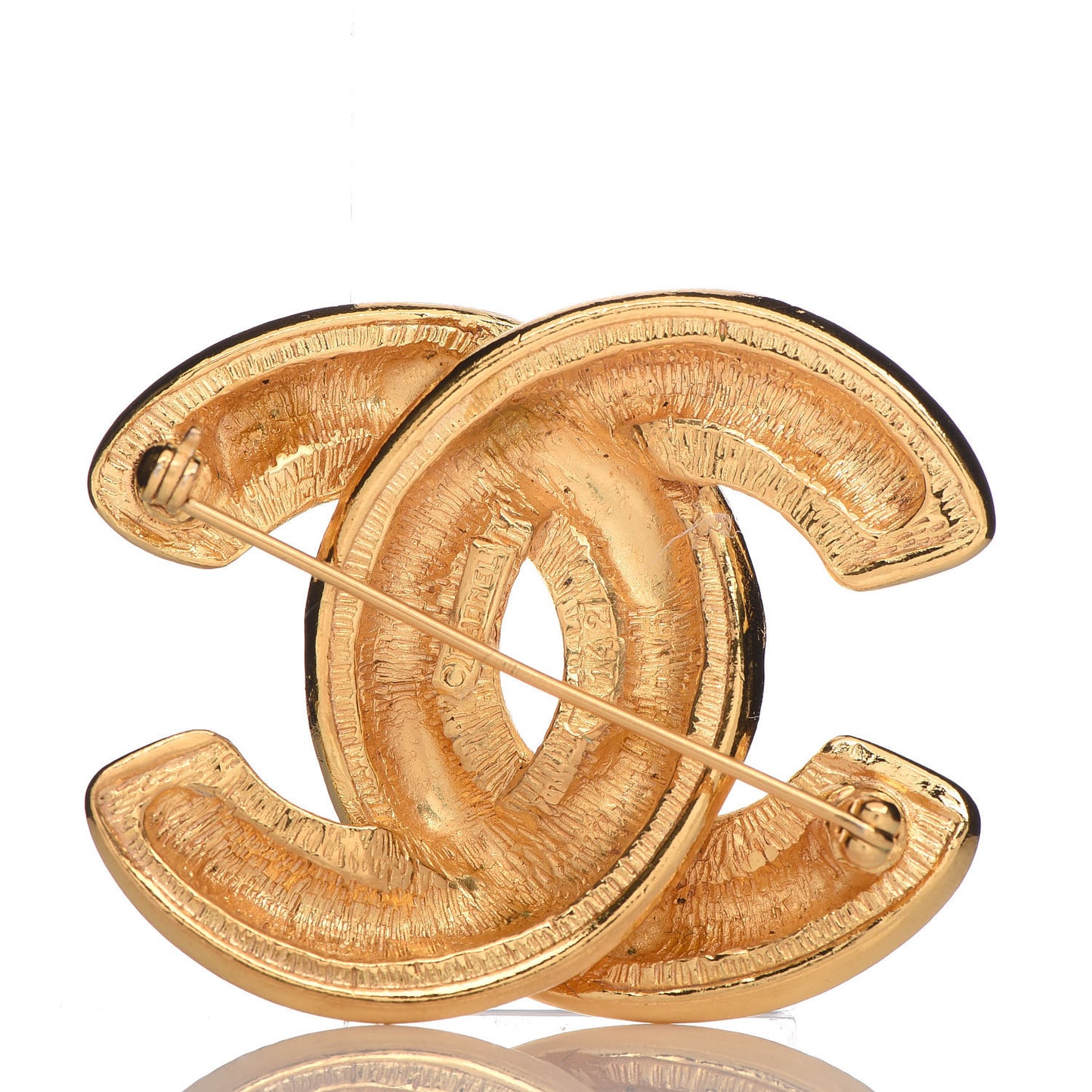 Metal Quilted Large CC Brooch Gold