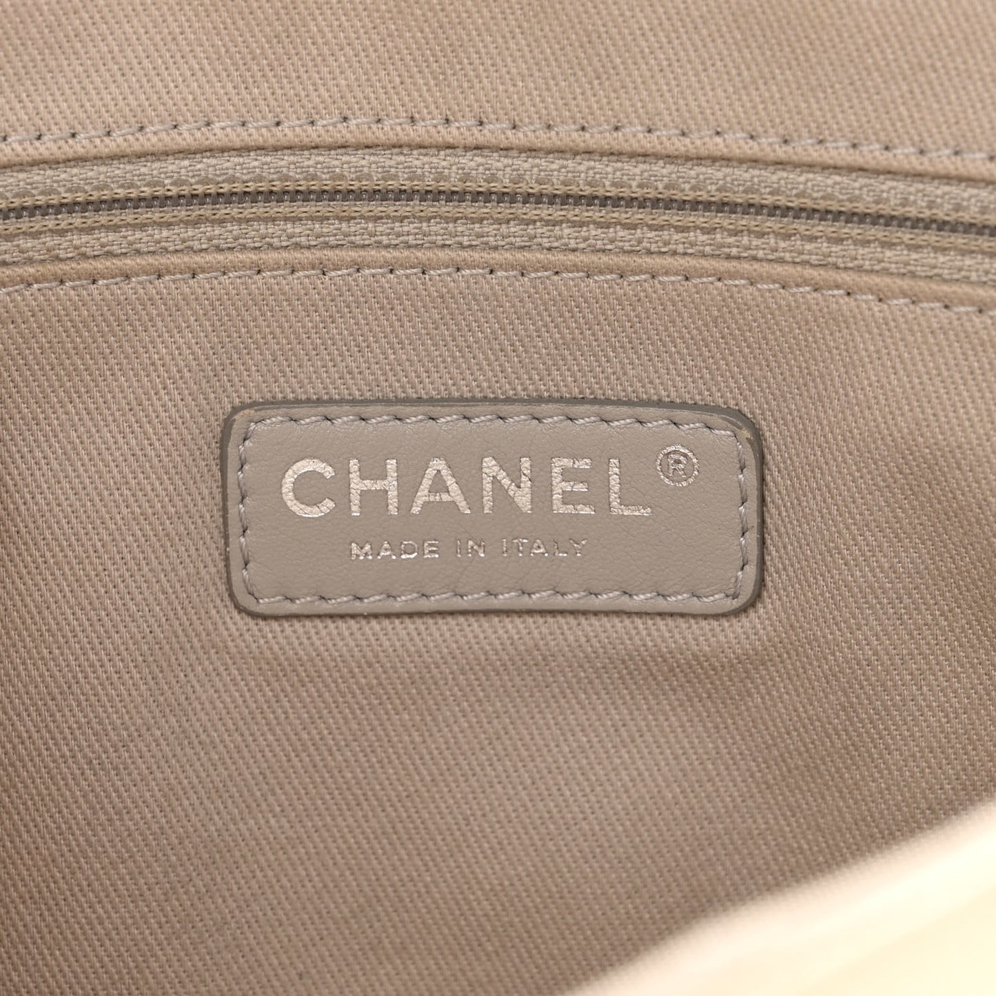 Caviar Quilted Jumbo Easy Flap Dark White