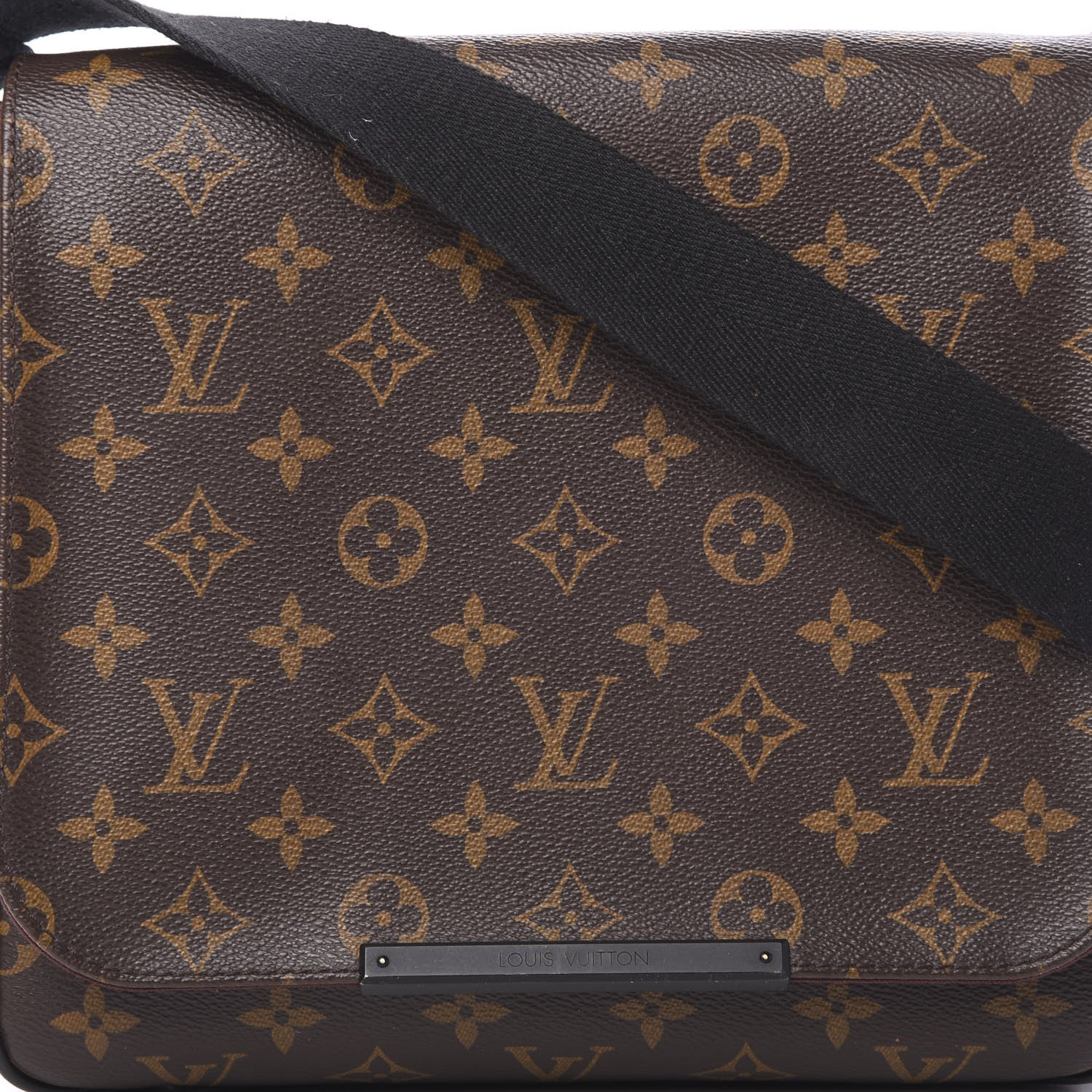 Louis Vuitton Monogram Macassar District PM 7 of 12